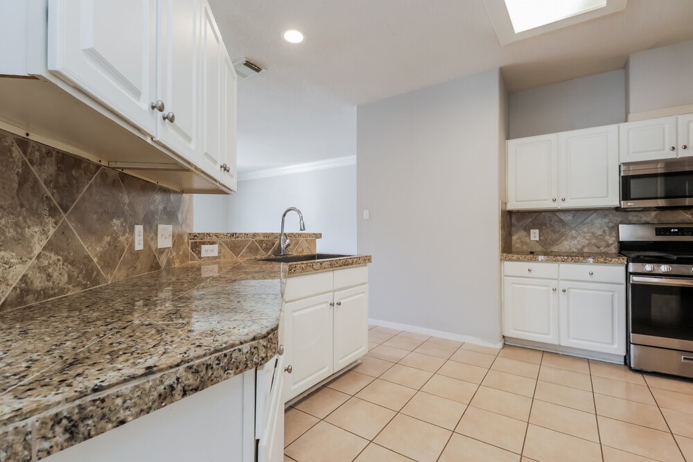 15511 Hickory Dale Street Property Photo 10