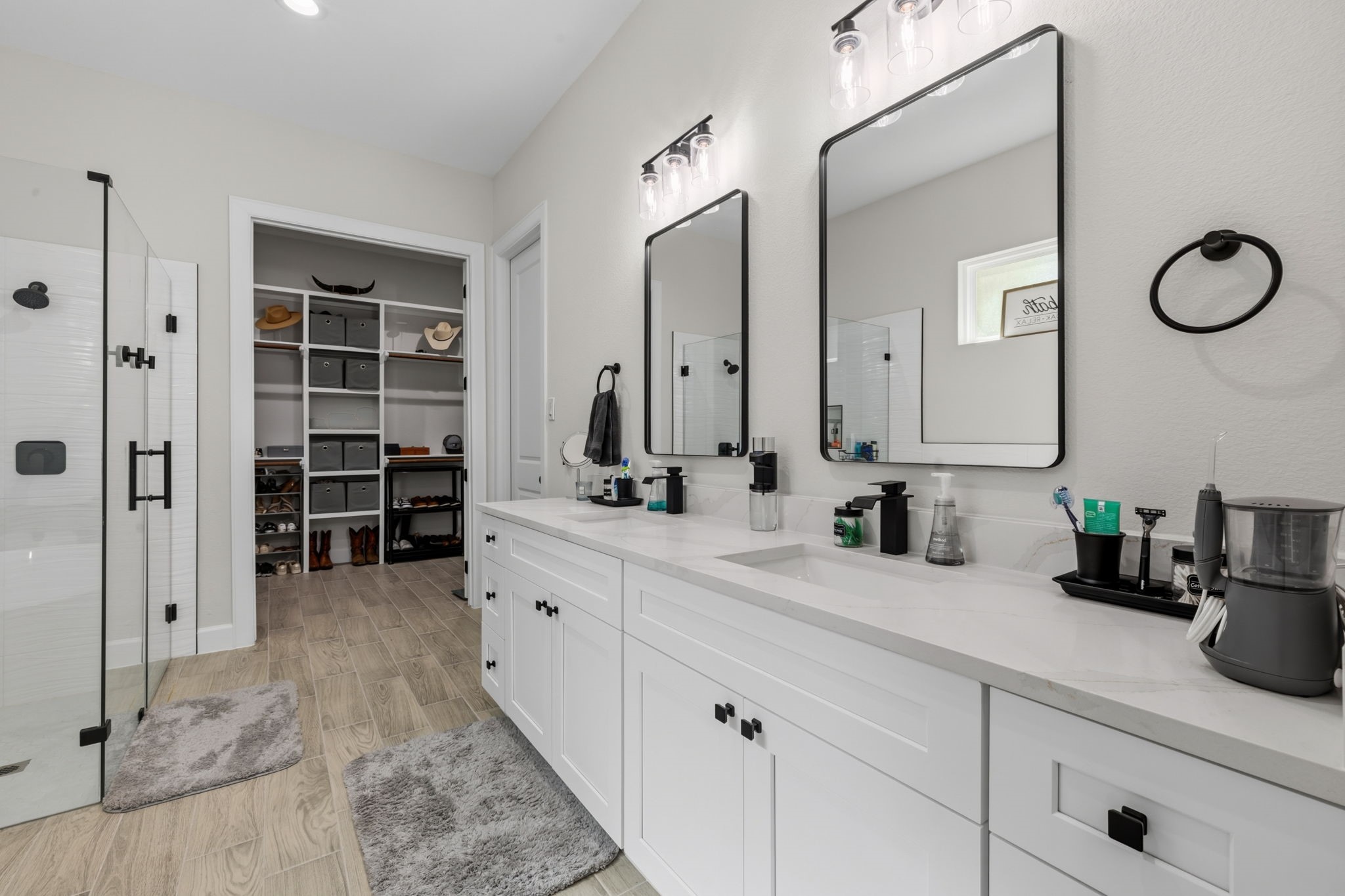 2439 Centurian Circle Property Photo 16