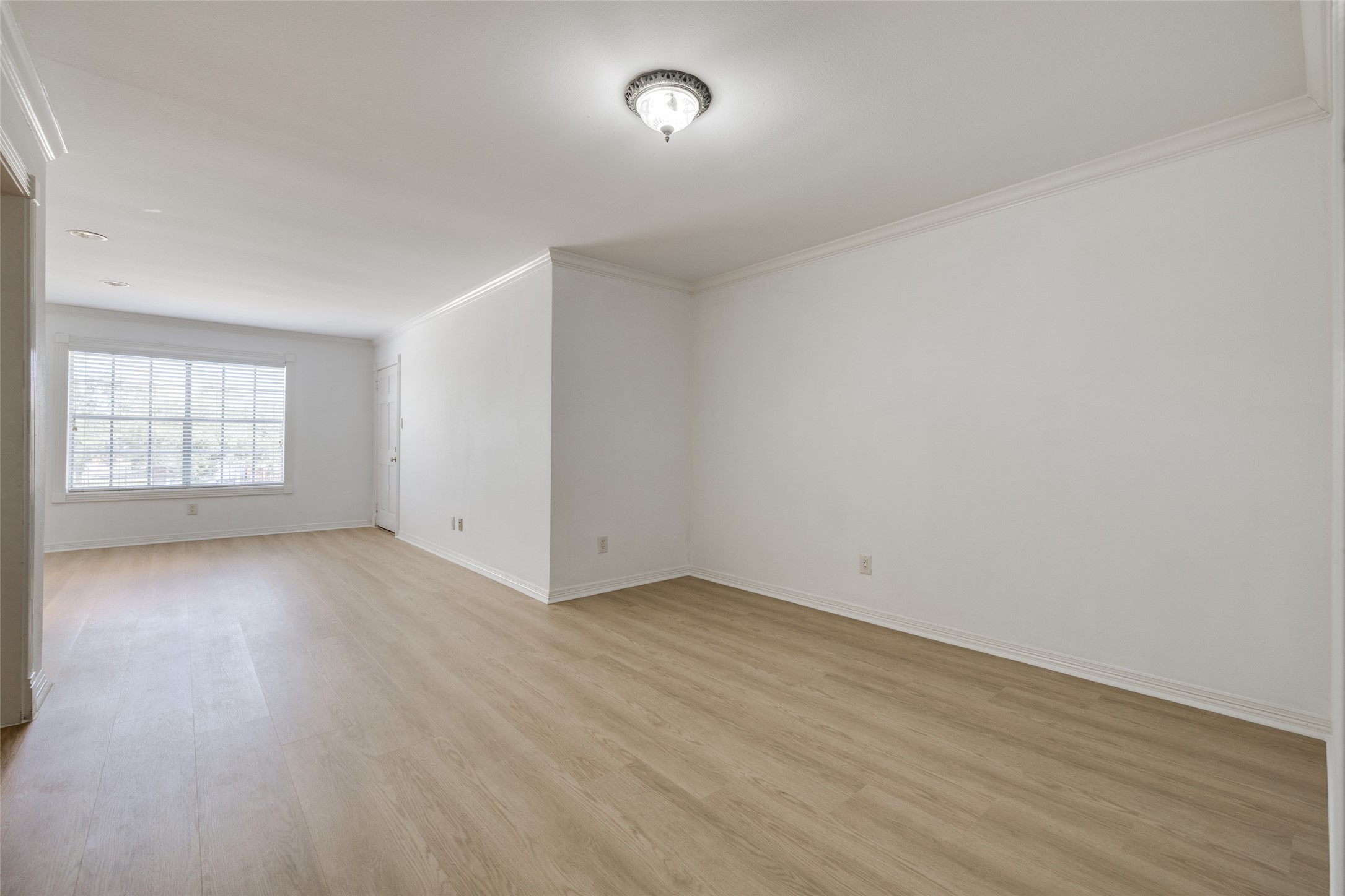 7225 Beechnut Street D Property Photo 13