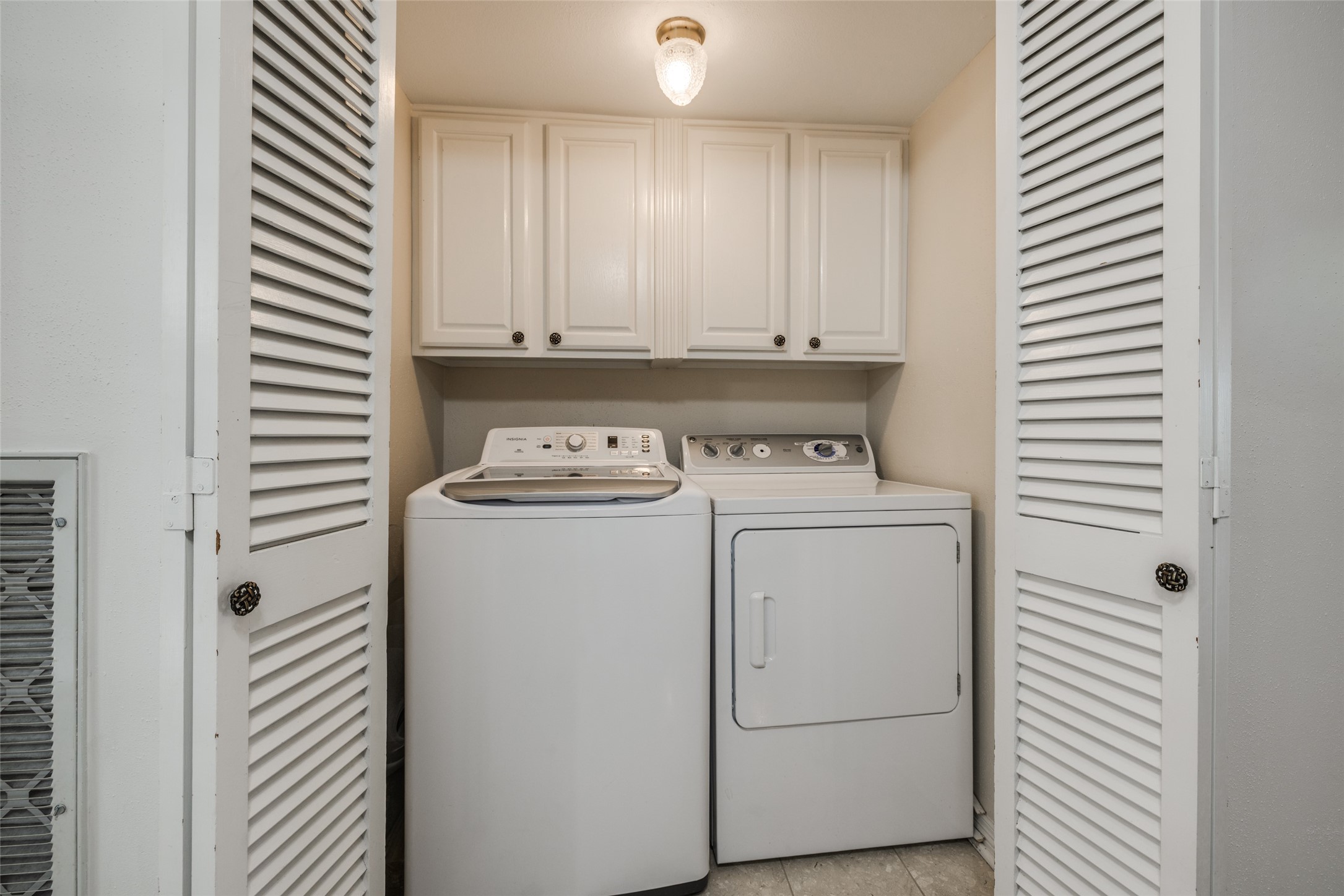 7225 Beechnut Street D Property Photo 16