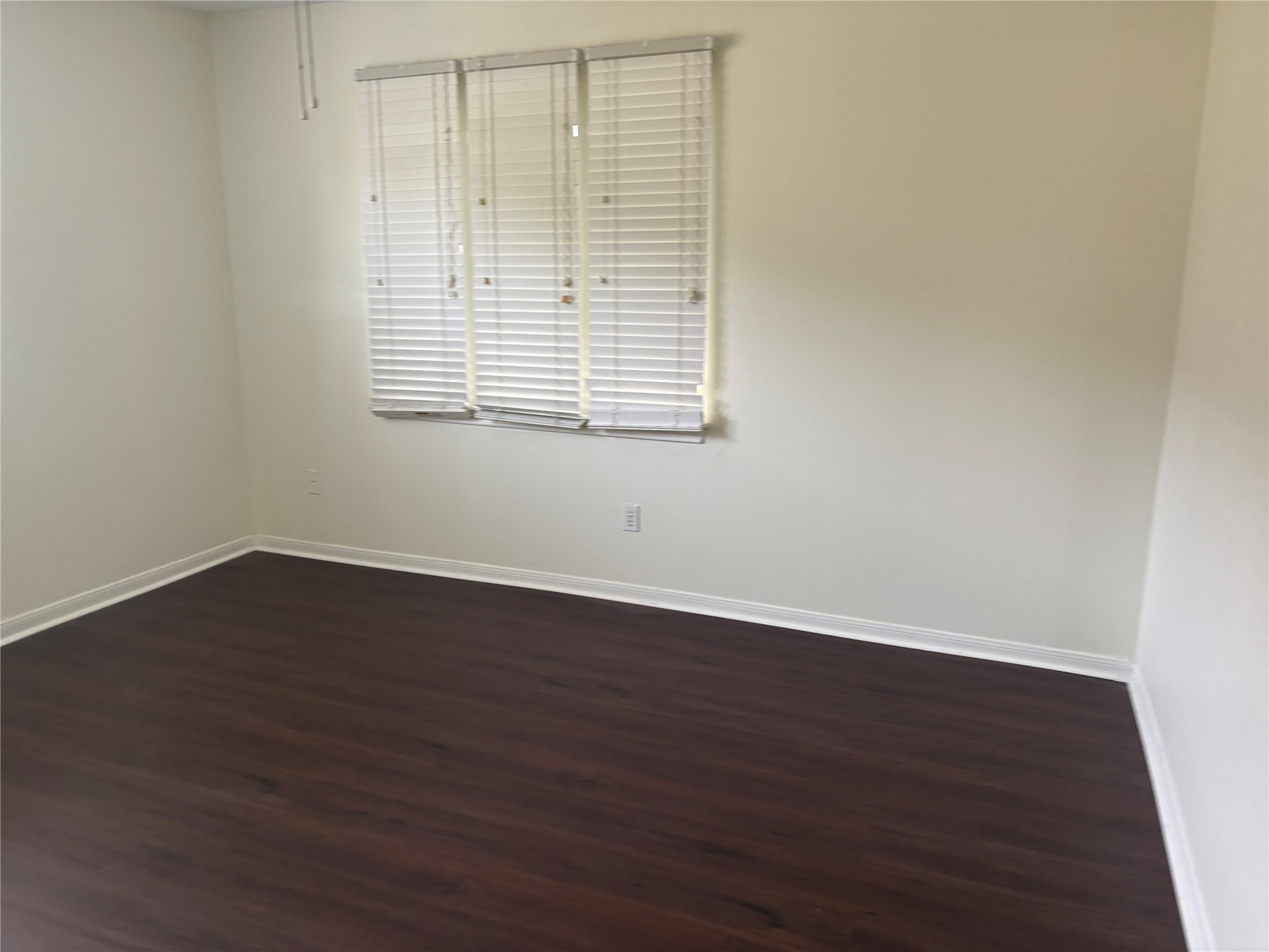 2819 Cambridge Lane Property Photo 5