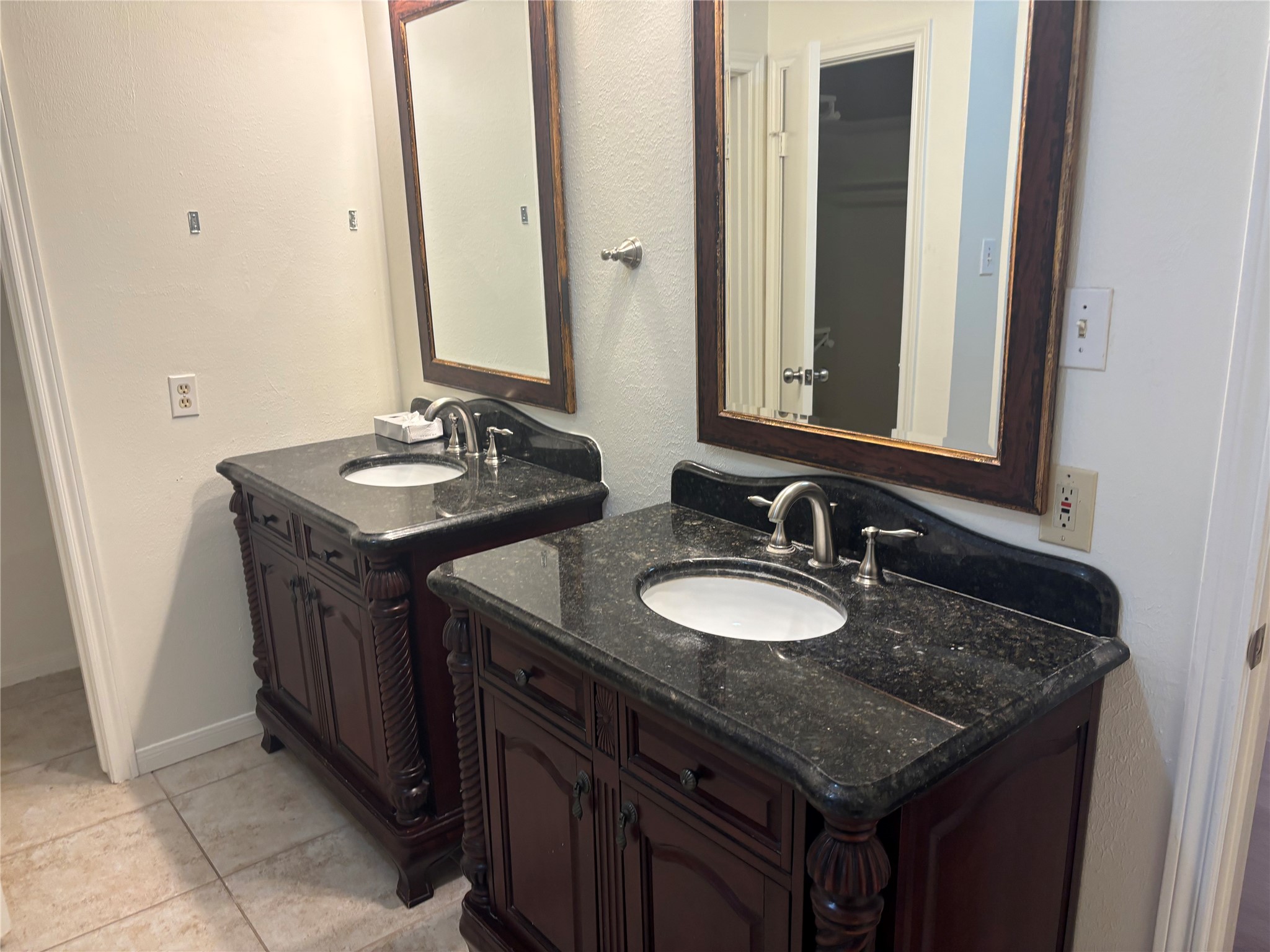 2819 Cambridge Lane Property Photo 7