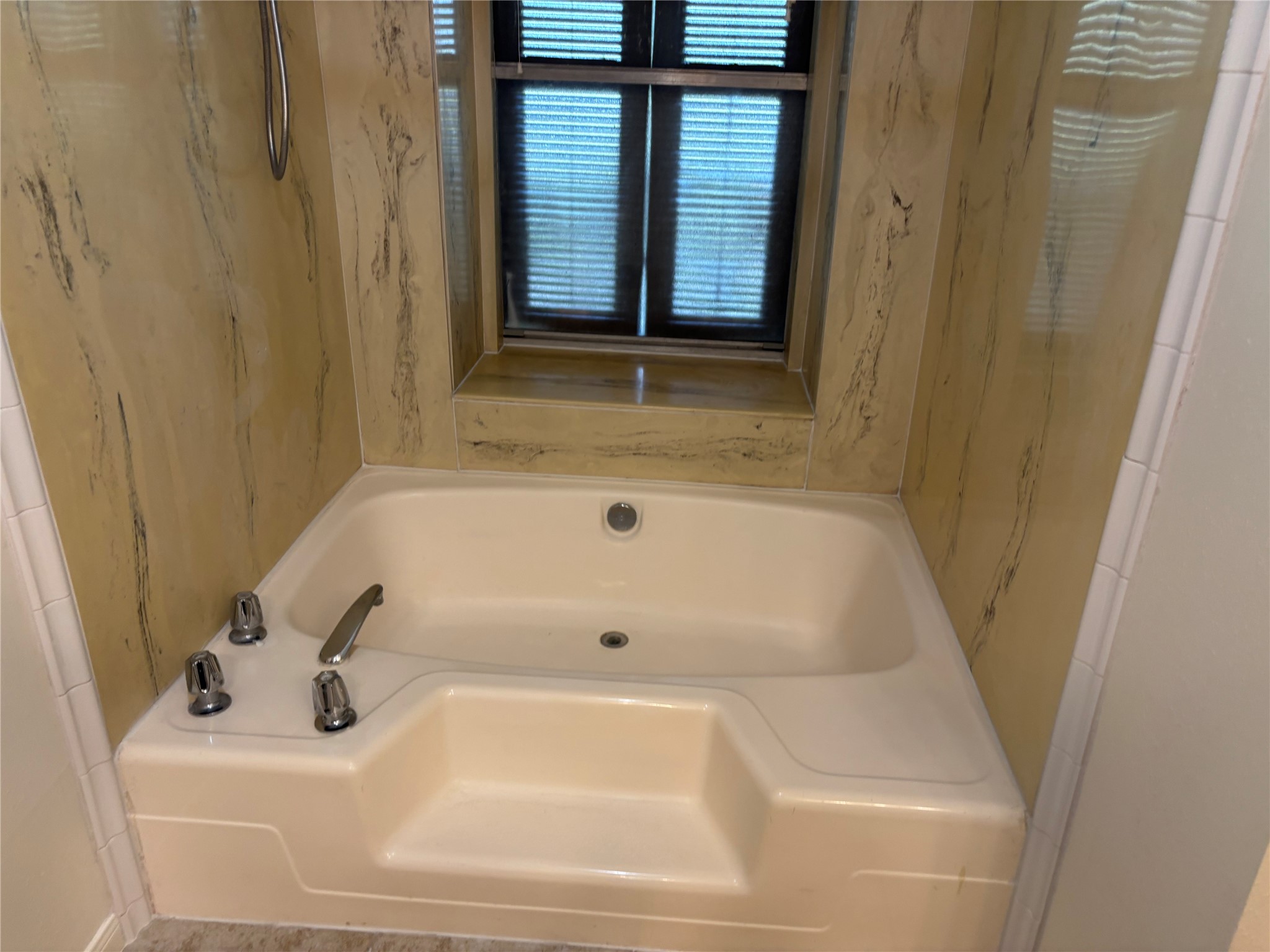 2819 Cambridge Lane Property Photo 8