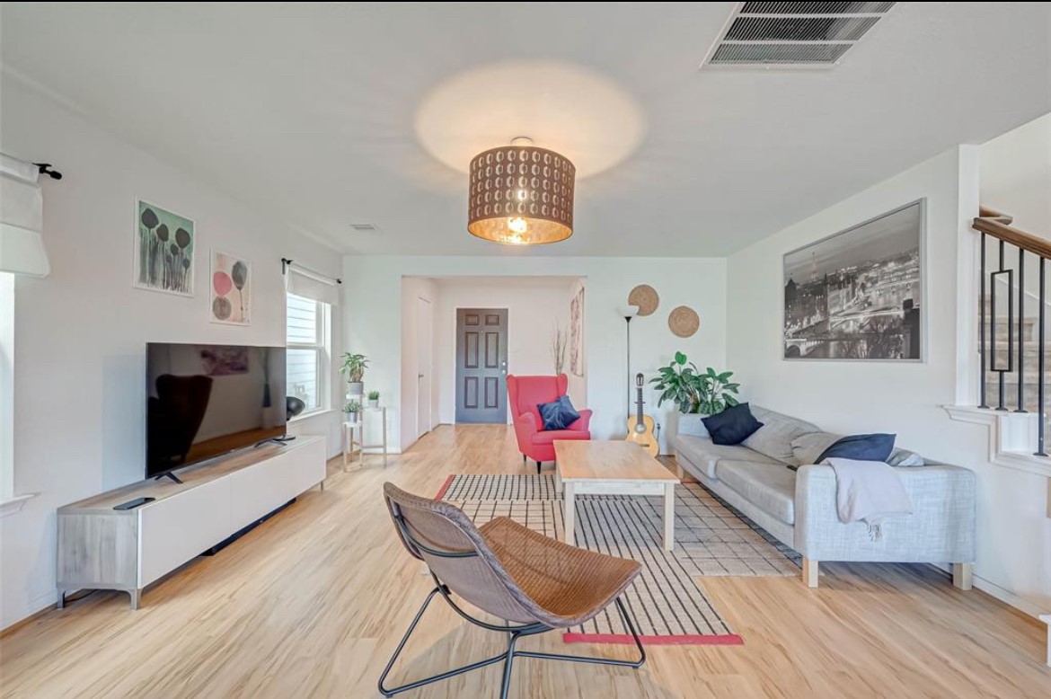 16330 Oakside Hollow Lane Property Photo 2