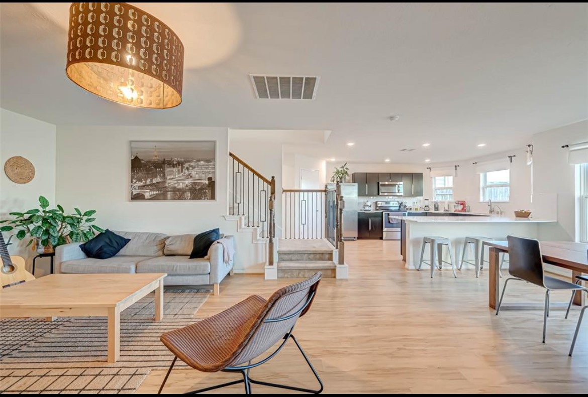 16330 Oakside Hollow Lane Property Photo 3