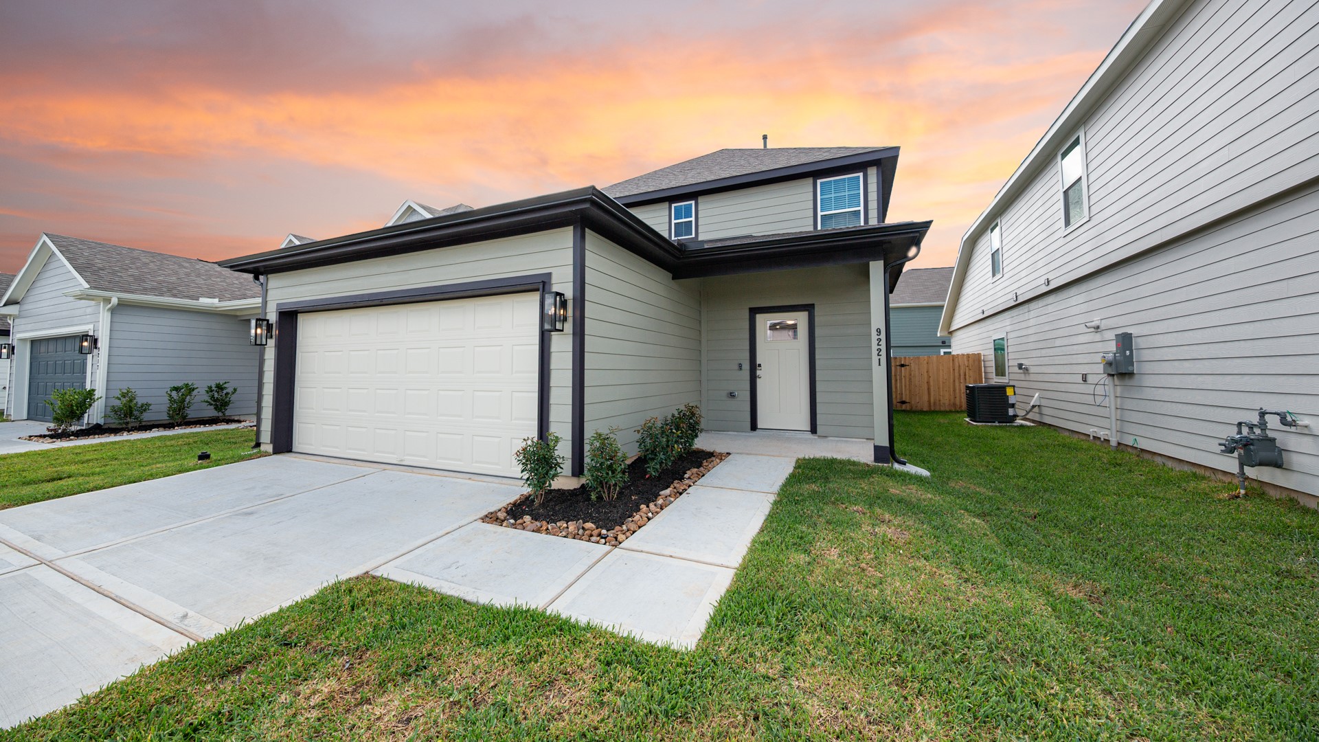 9221 Crestone Peak Drive Property Photo 1