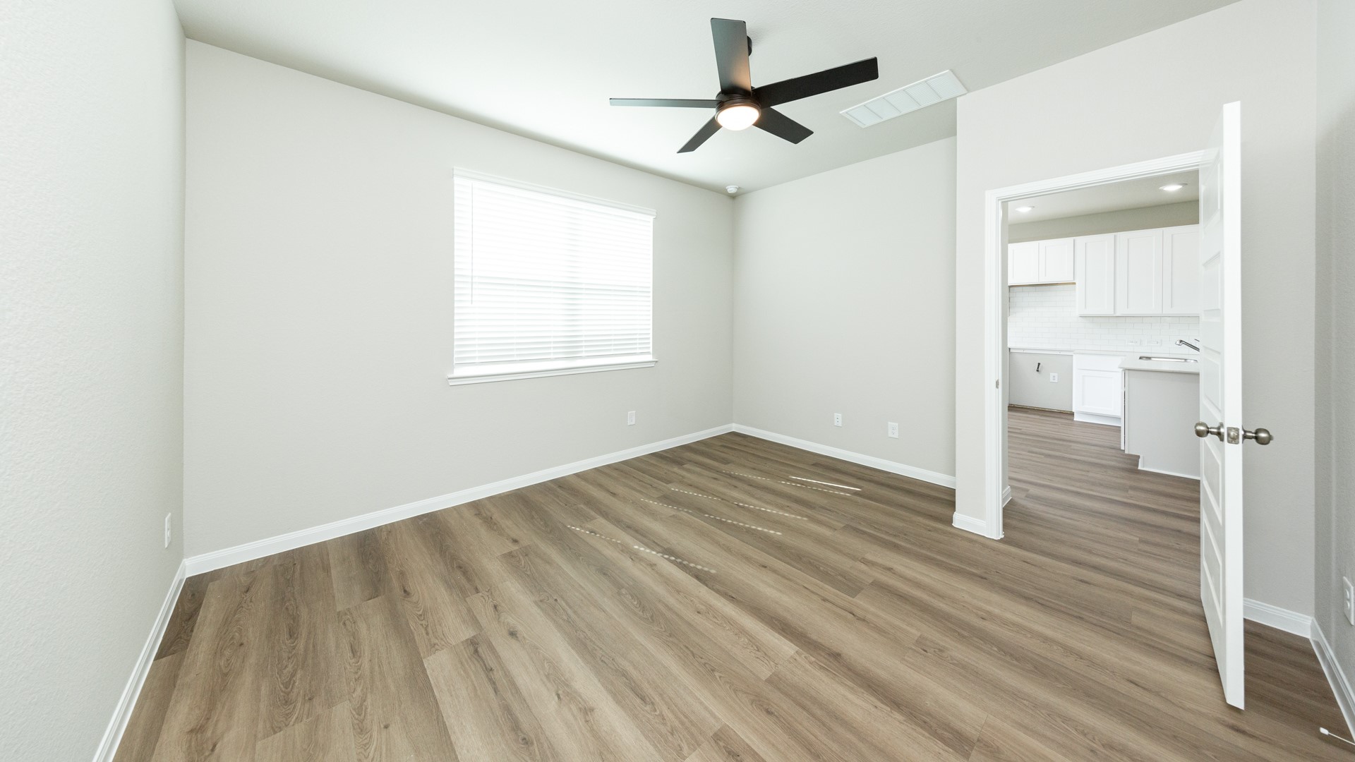 9221 Crestone Peak Drive Property Photo 8