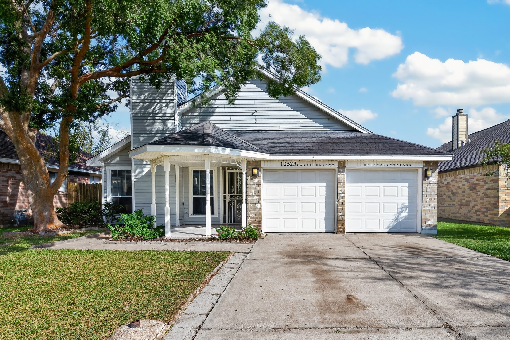 10523 Lands End Drive Property Photo 1