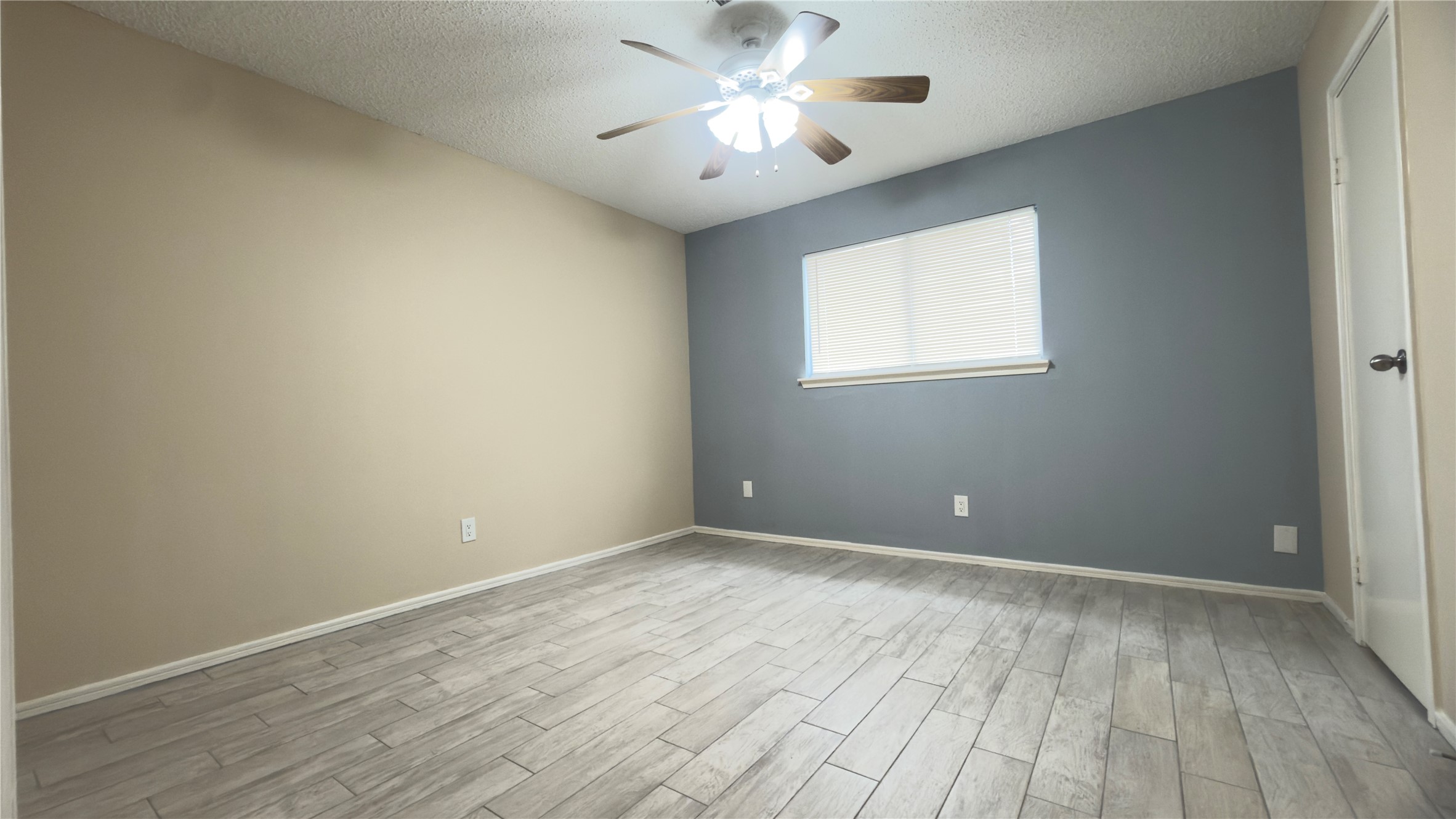 5034 Reno Drive Property Photo 3