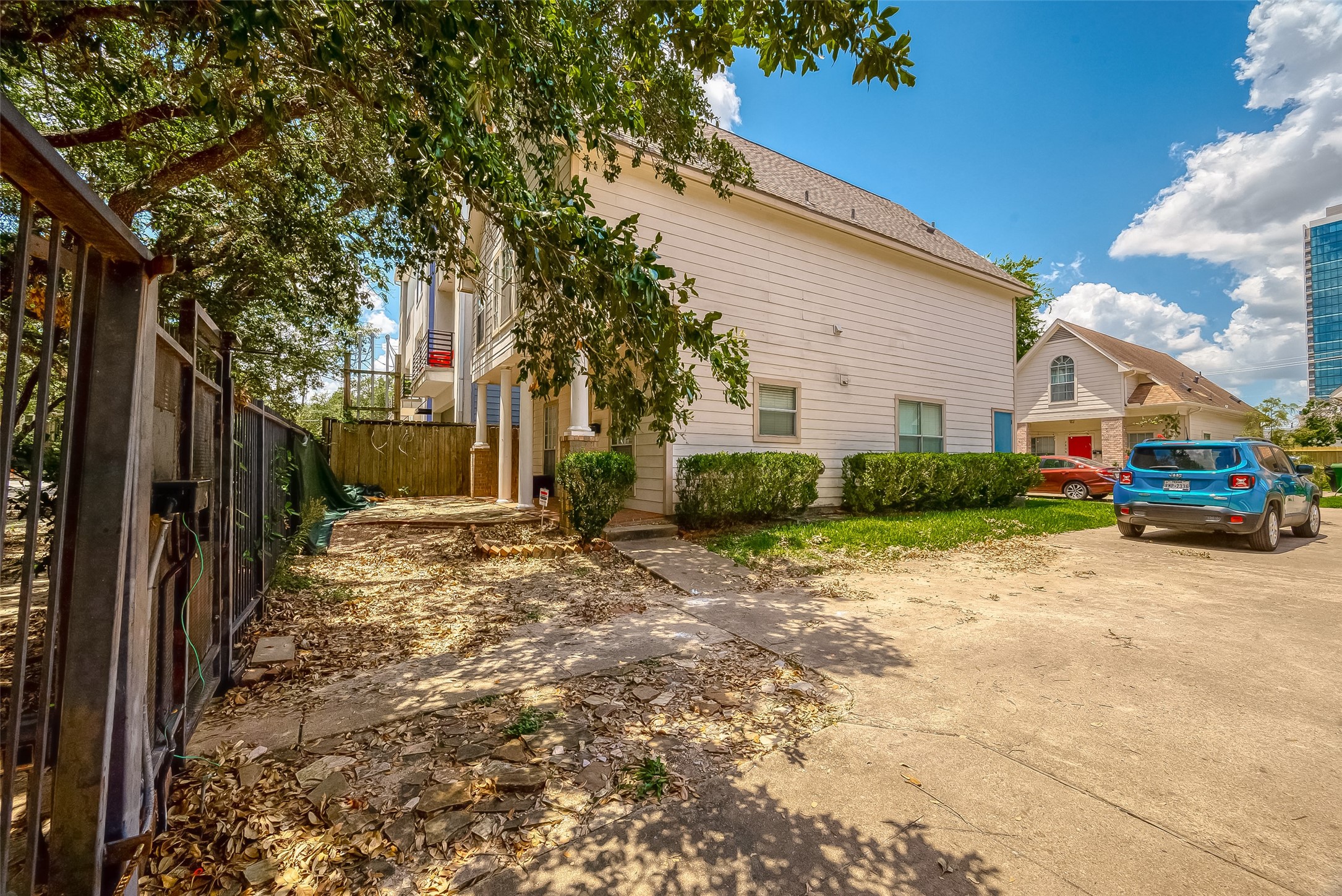 2810 Austin Street Property Photo 6
