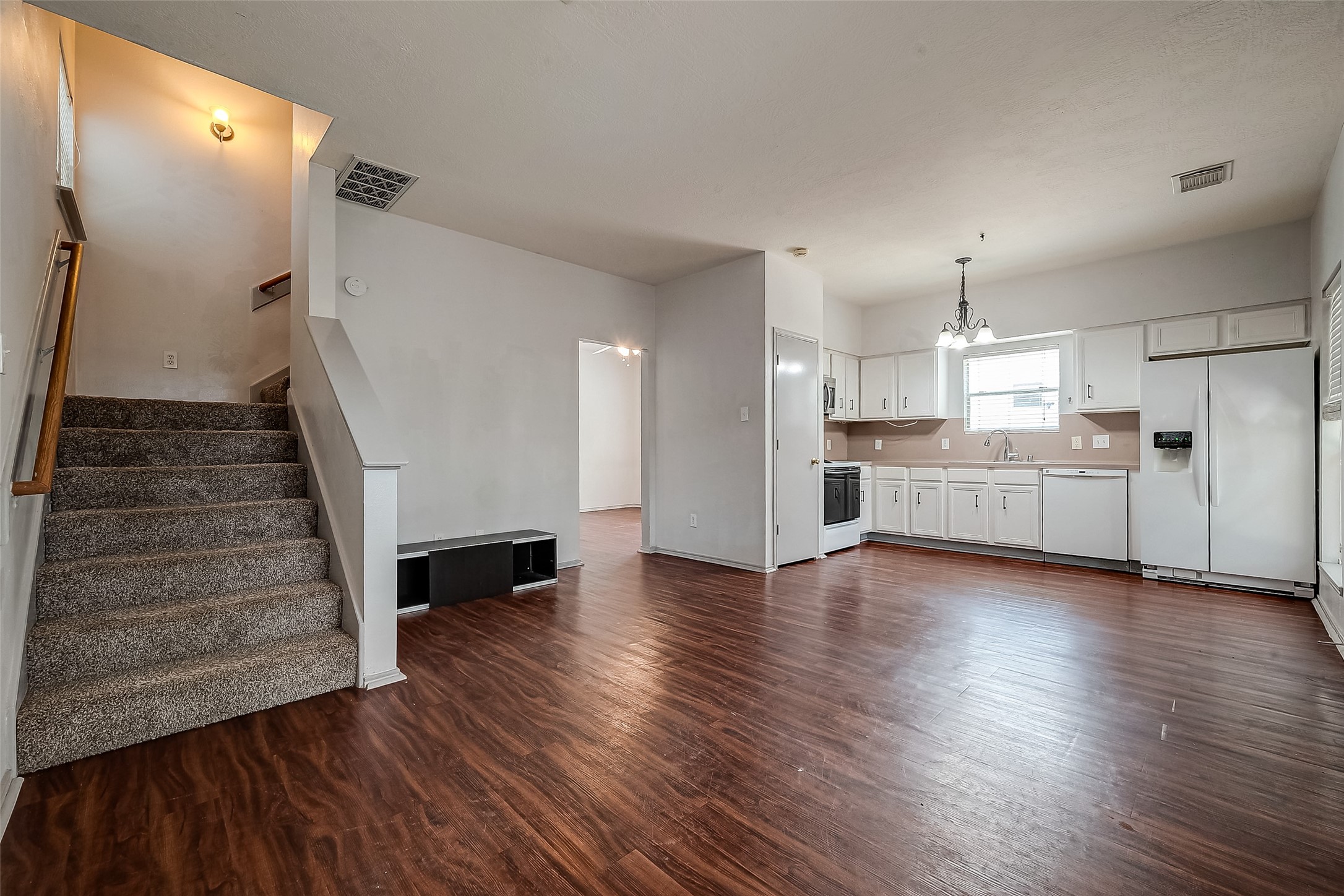 2810 Austin Street Property Photo 10