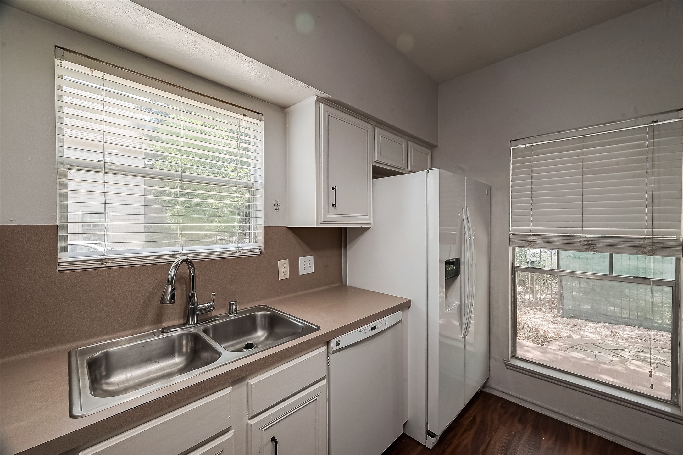 2810 Austin Street Property Photo 13