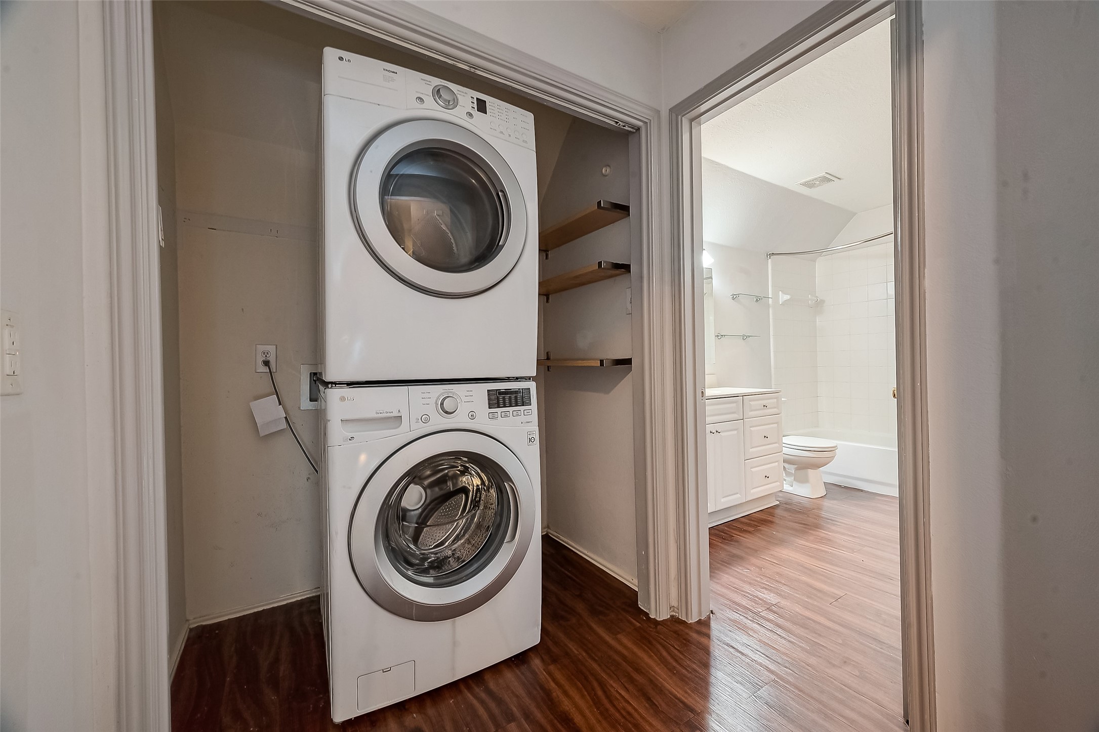 2810 Austin Street Property Photo 29