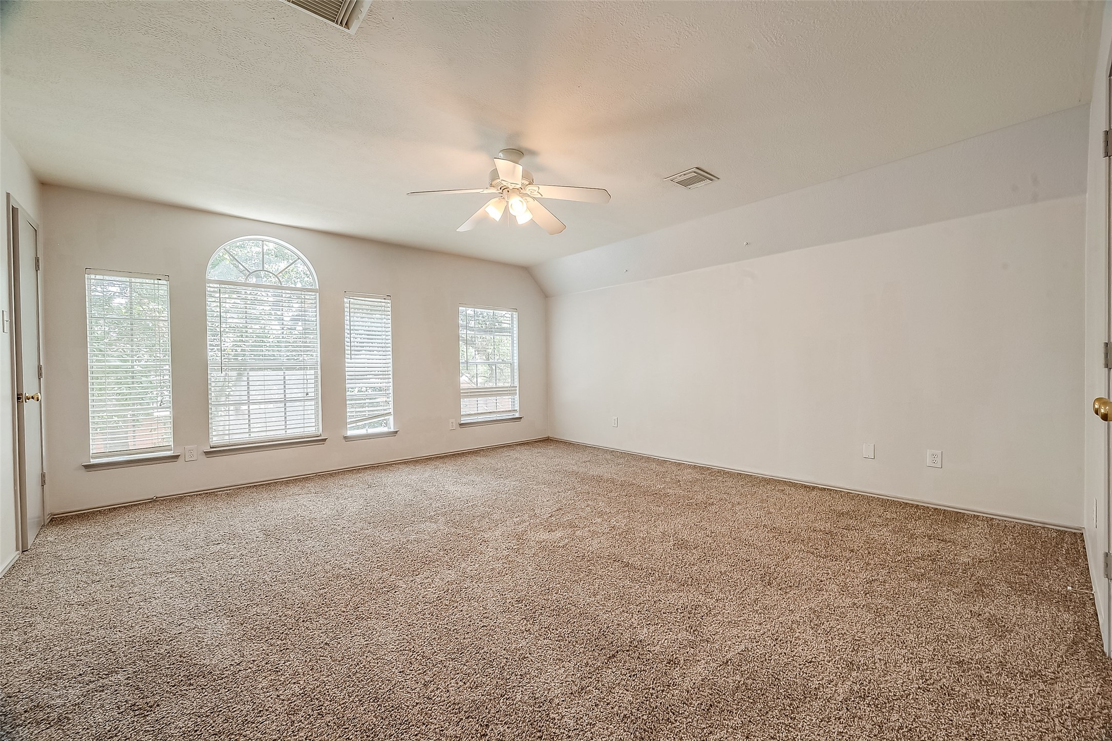 2810 Austin Street Property Photo 34