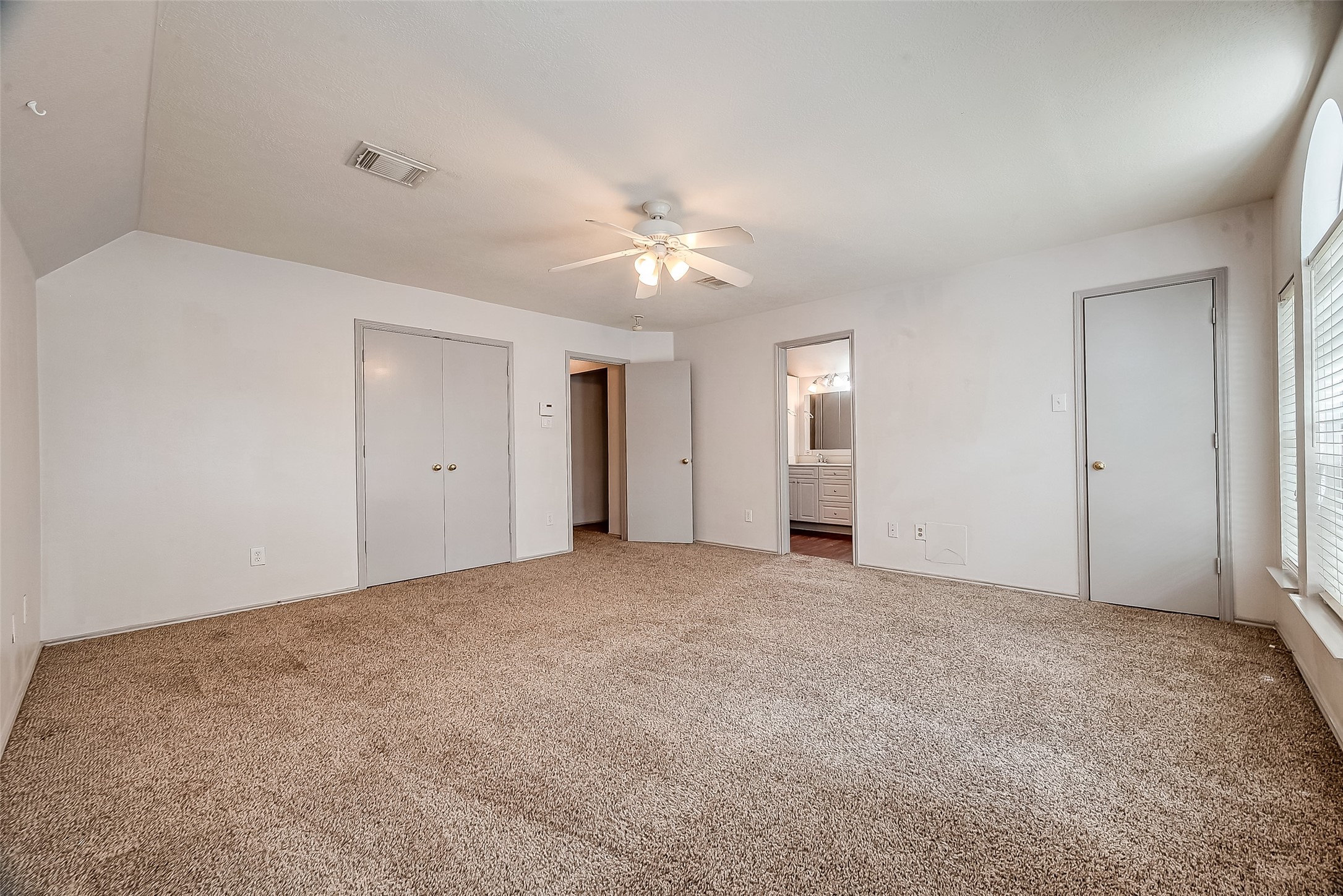 2810 Austin Street Property Photo 35