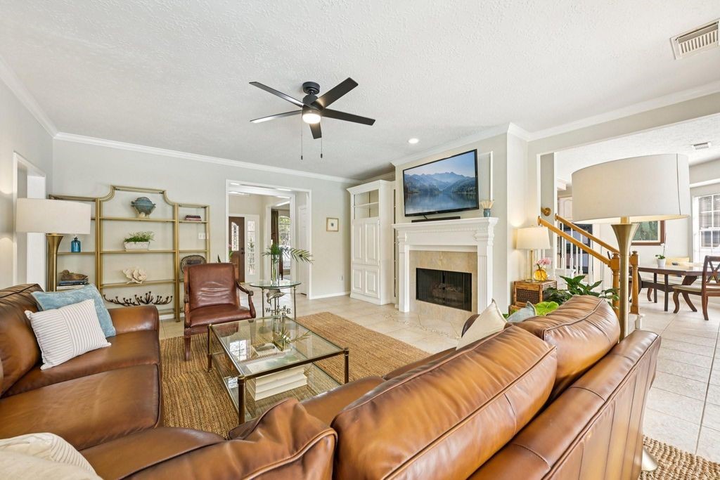 2202 Castle Bay Drive Property Photo 12