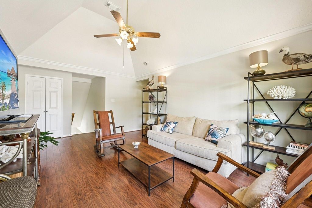 2202 Castle Bay Drive Property Photo 33