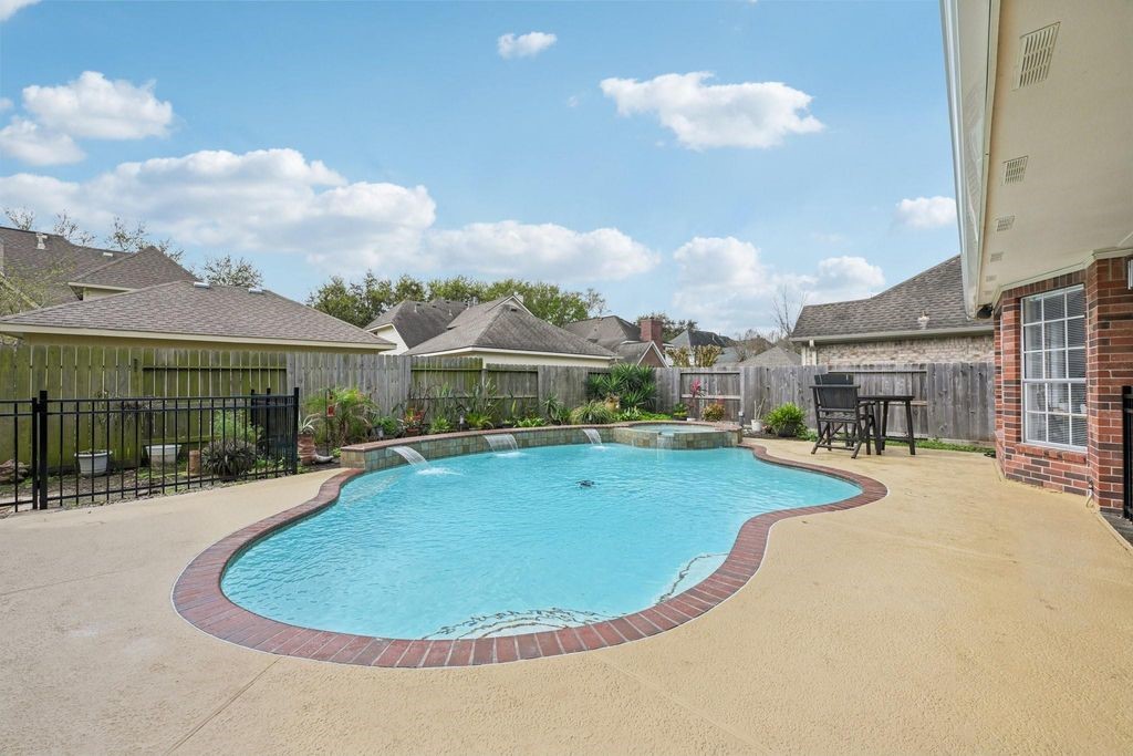 2202 Castle Bay Drive Property Photo 43