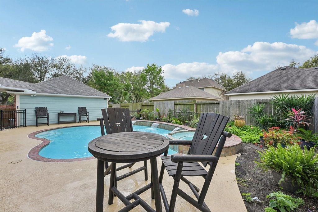 2202 Castle Bay Drive Property Photo 46