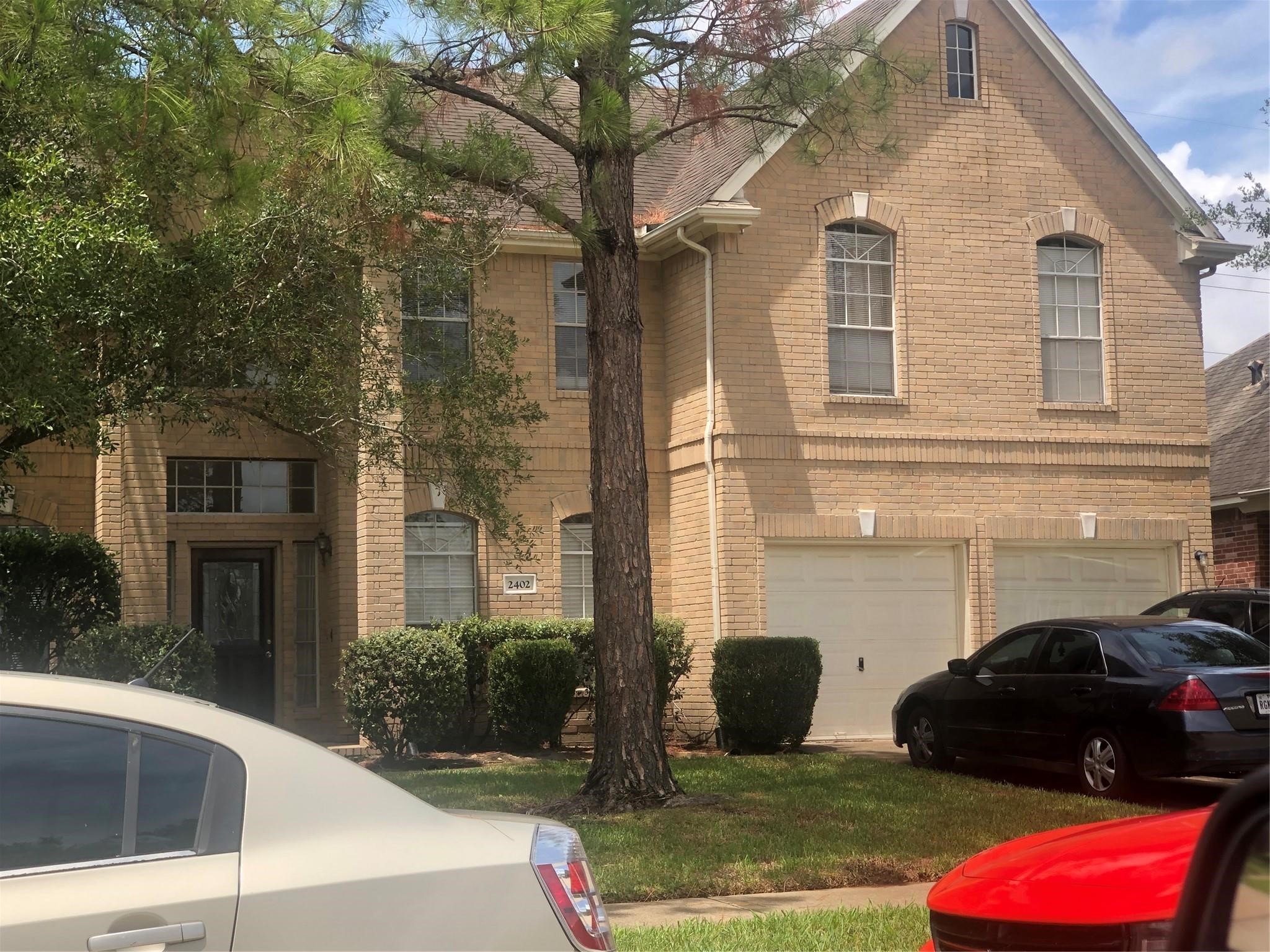 2402 Sparrow Branch Court Property Photo 2