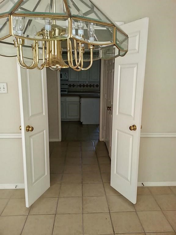 2402 Sparrow Branch Court Property Photo 12