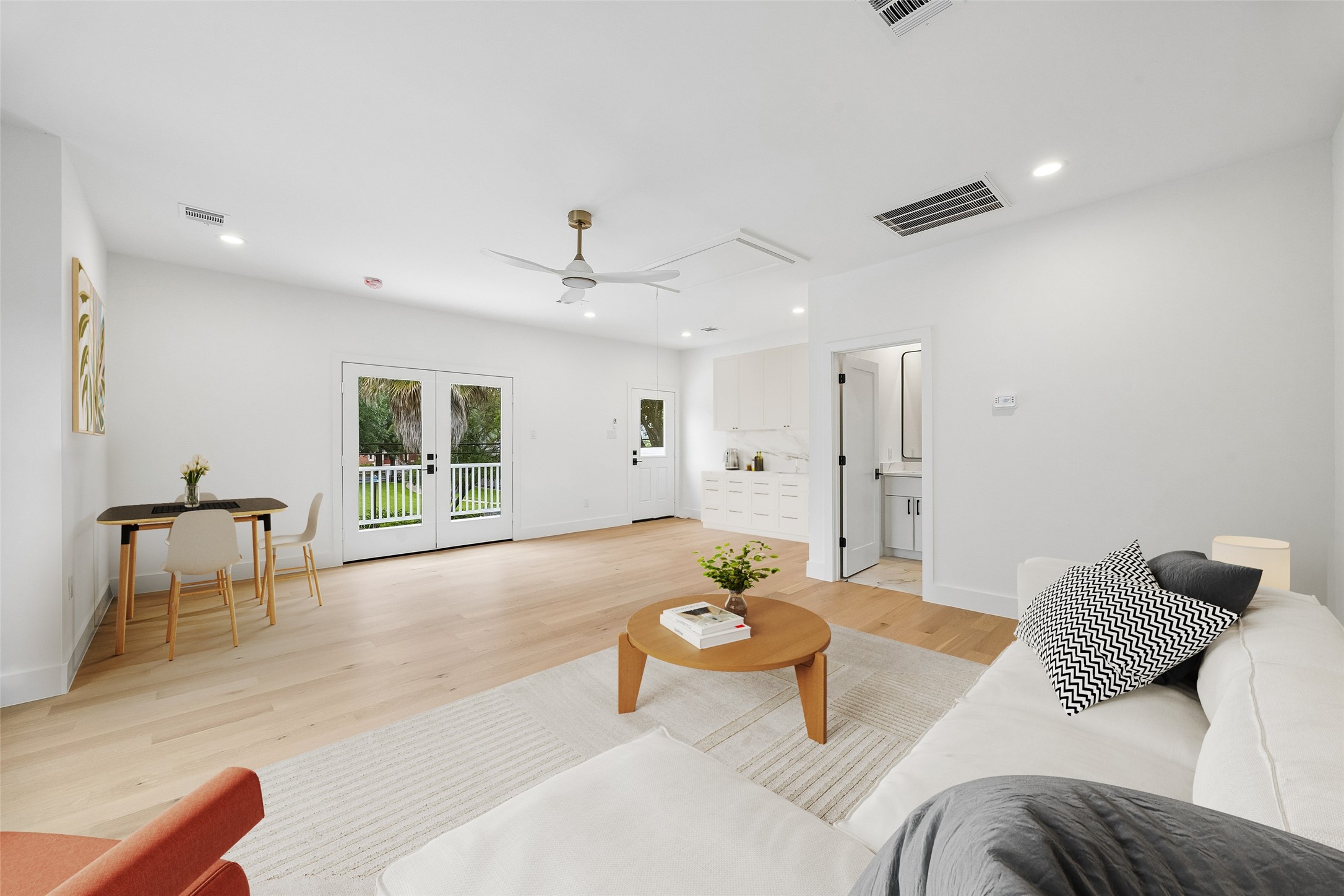 111 E 18th Street Property Photo 40