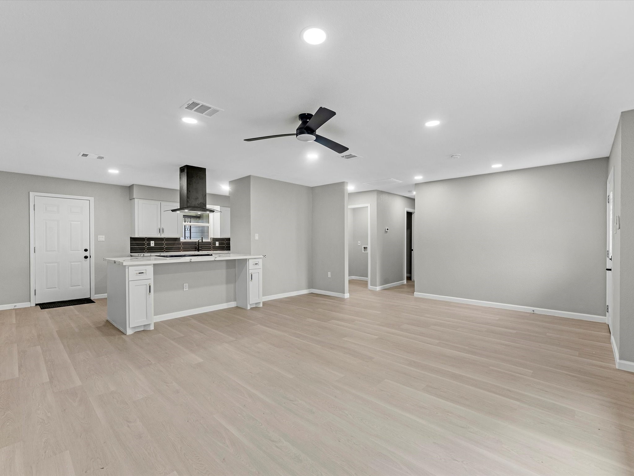 5039 Briscoe Street Property Photo 4