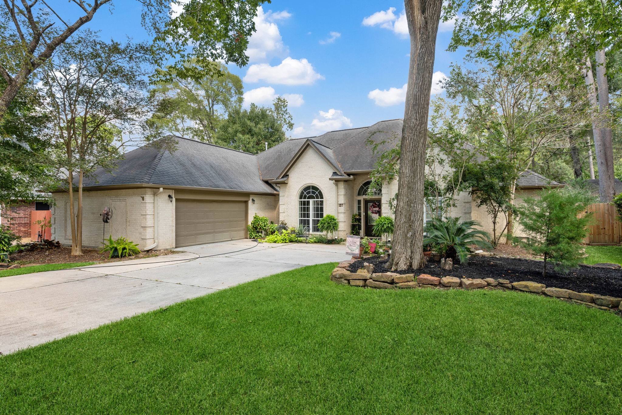 137 Dawns Edge Drive Property Photo 1