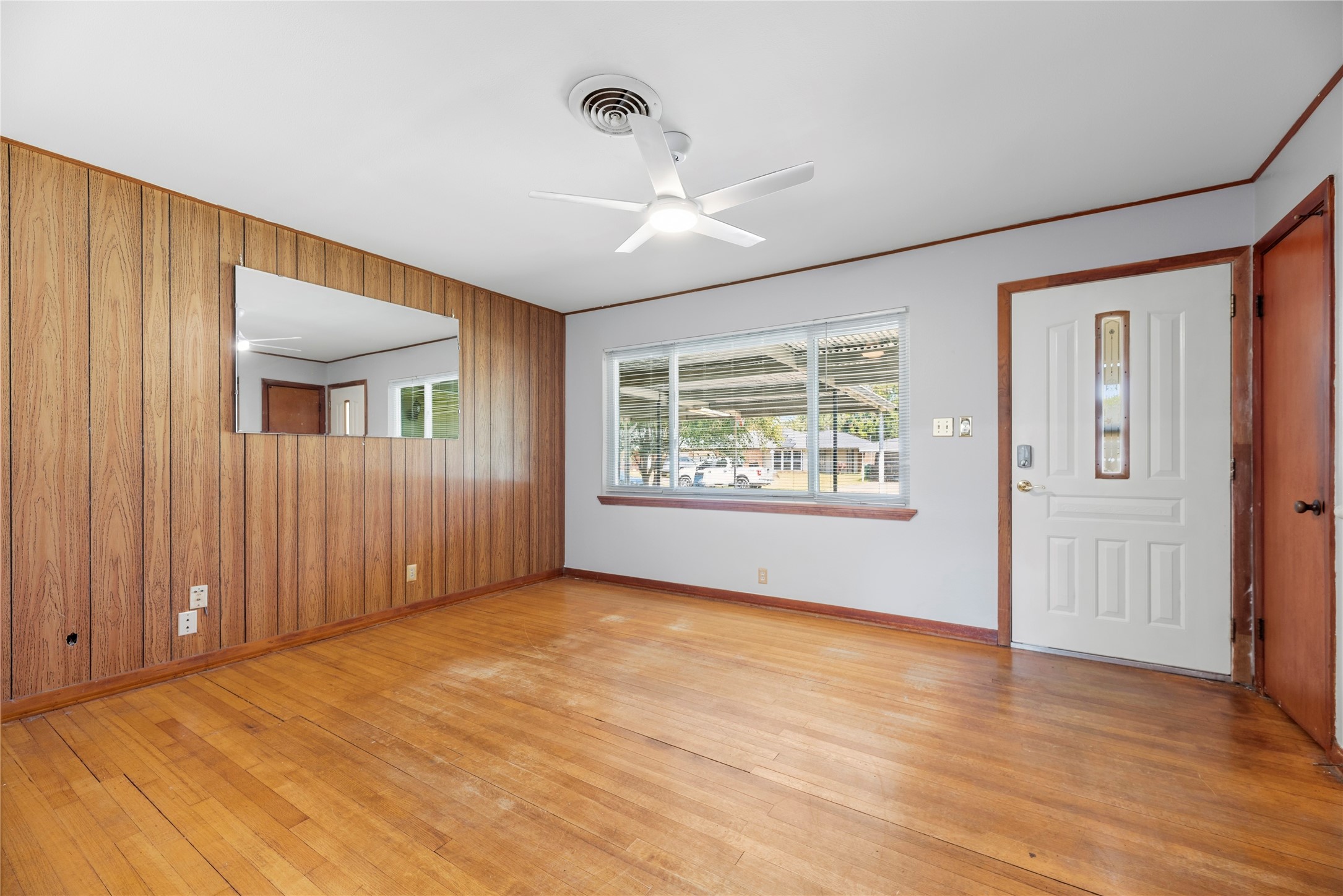 12306 Palmbeach Street Property Photo 3