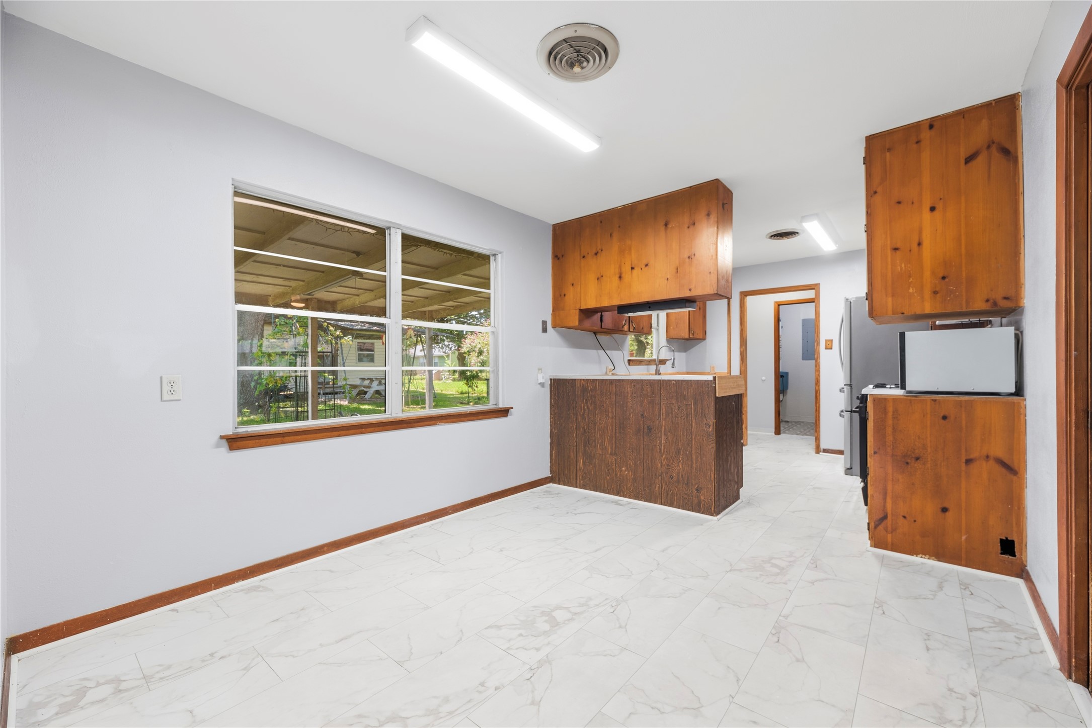 12306 Palmbeach Street Property Photo 10