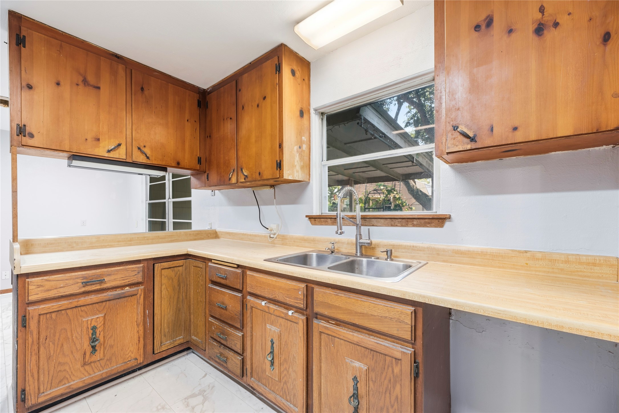 12306 Palmbeach Street Property Photo 14