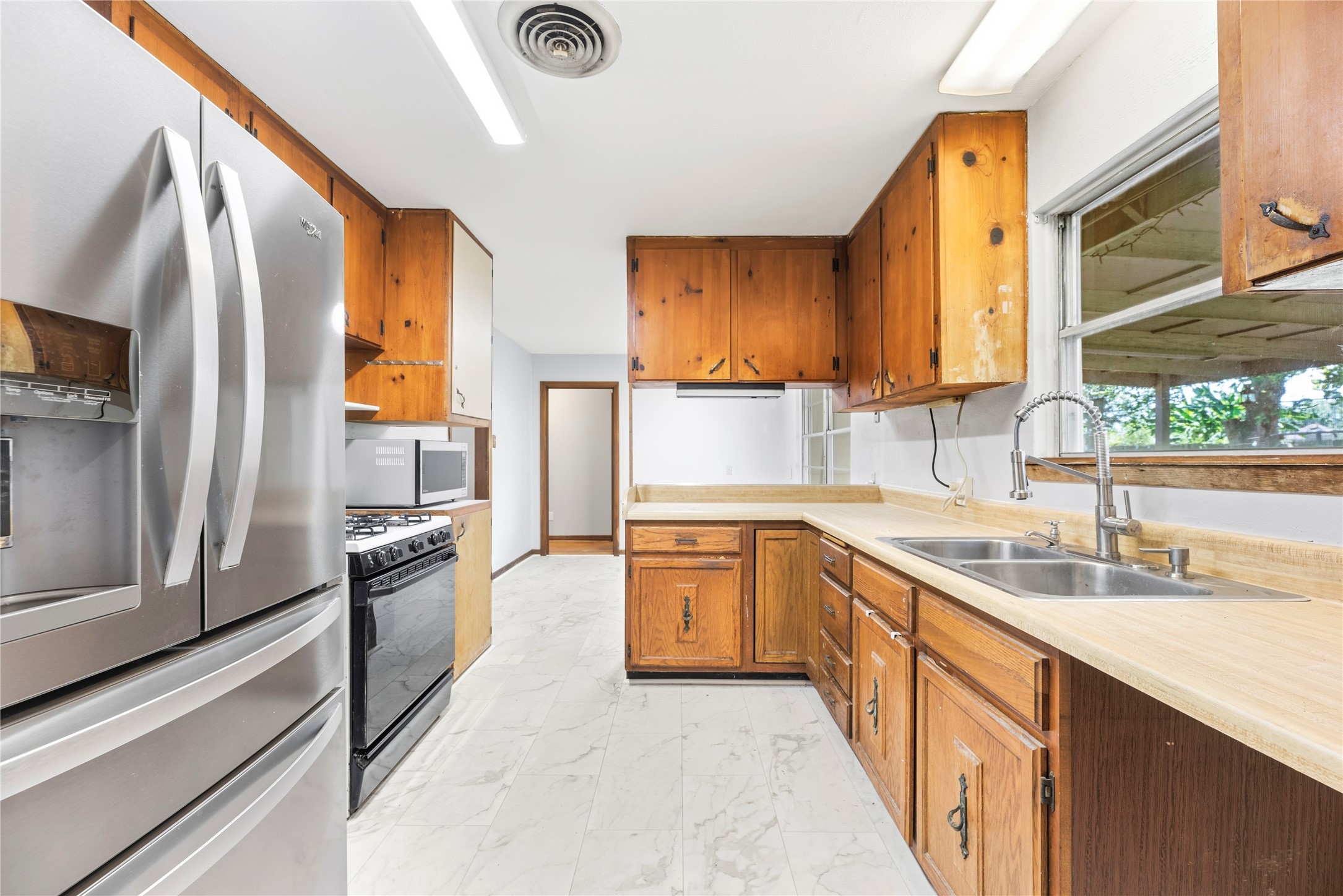 12306 Palmbeach Street Property Photo 15