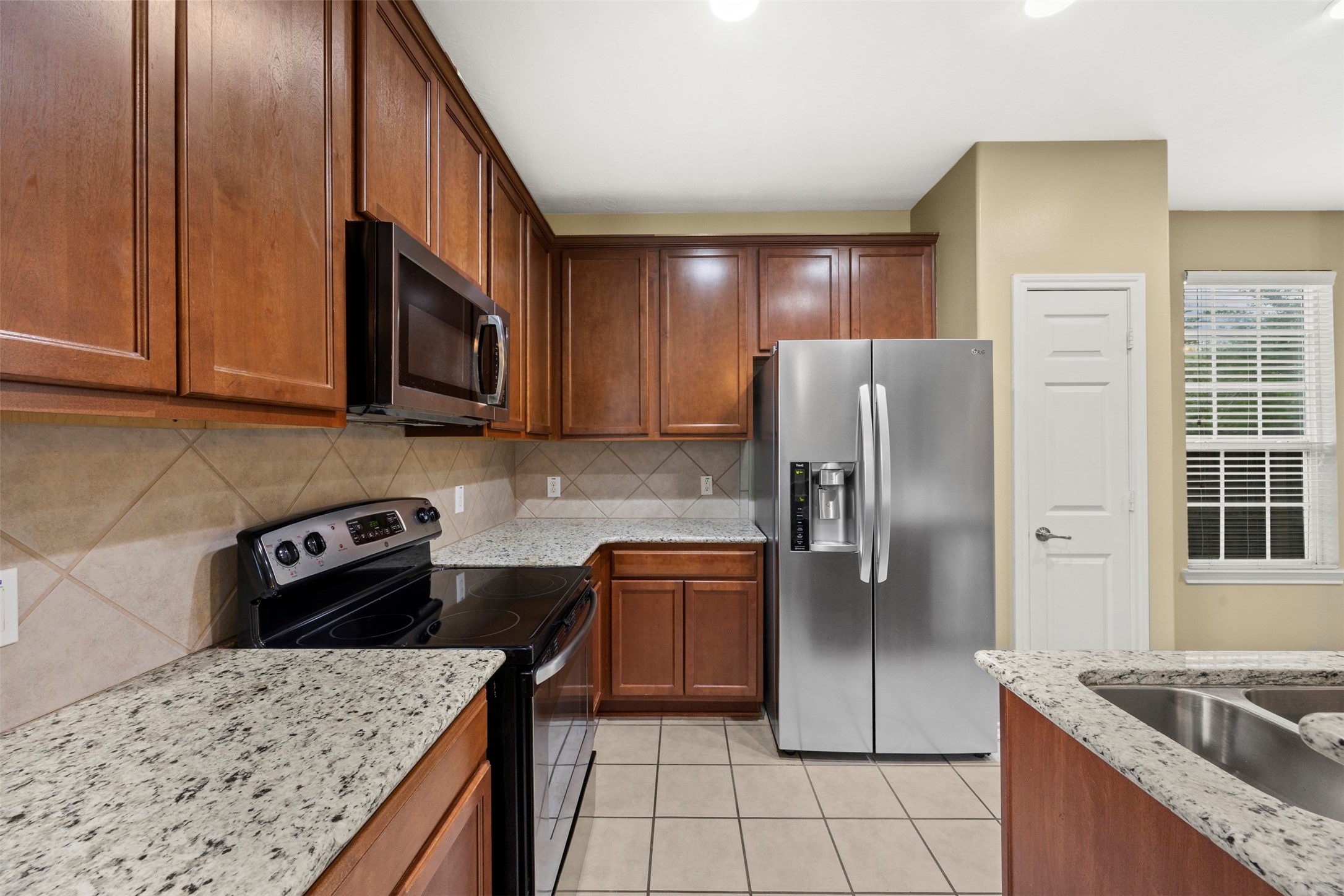 2765 Maybrook Hollow Lane Property Photo 6