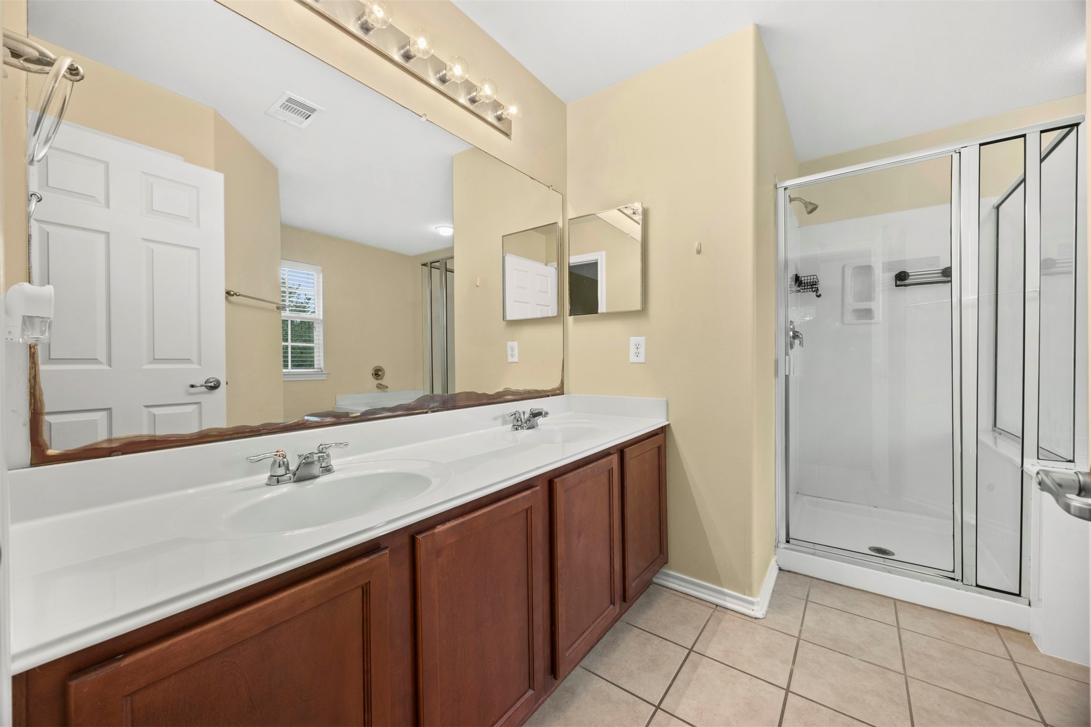 2765 Maybrook Hollow Lane Property Photo 14