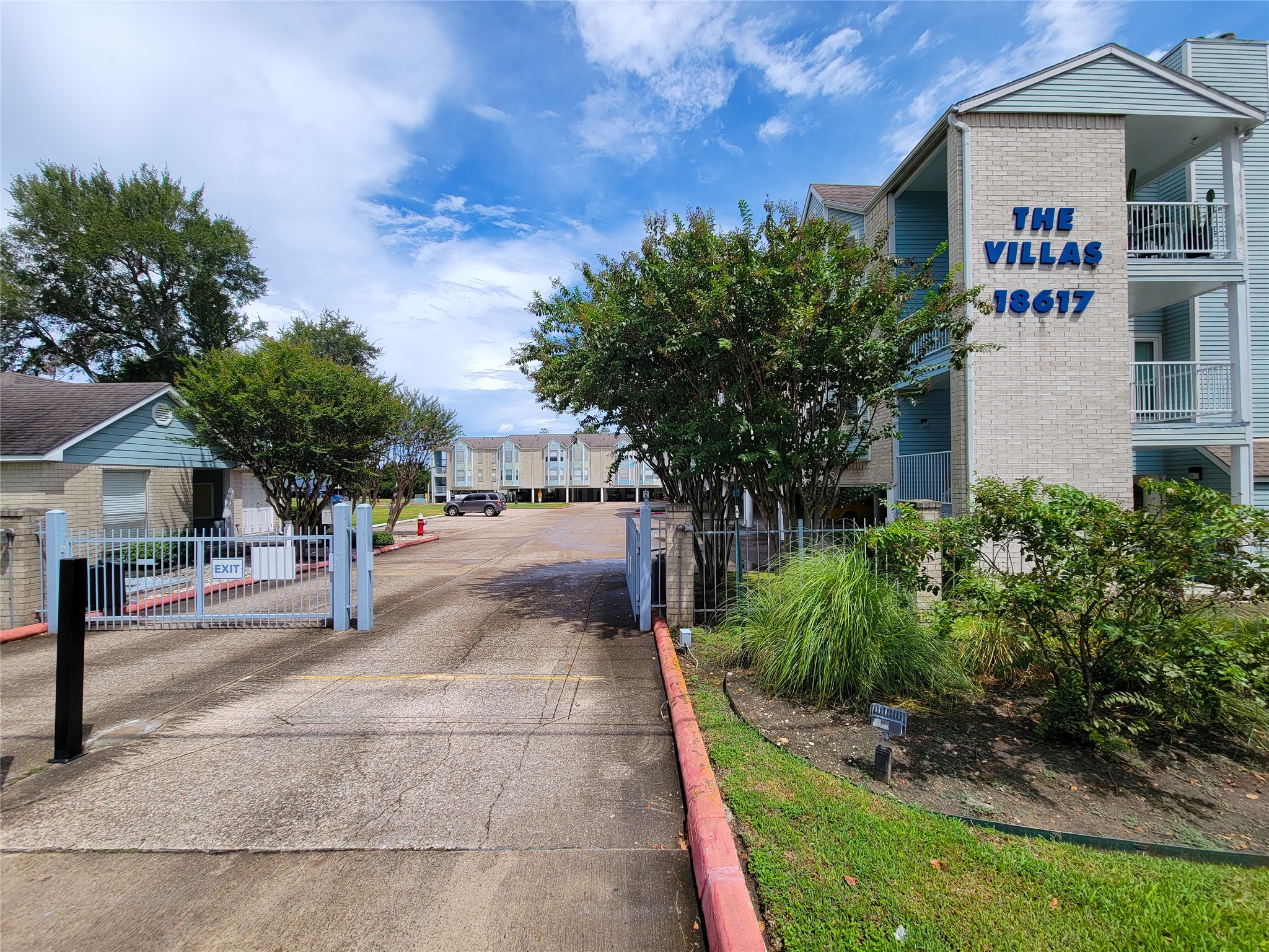 18617 Egret Bay 1010 Property Photo 4