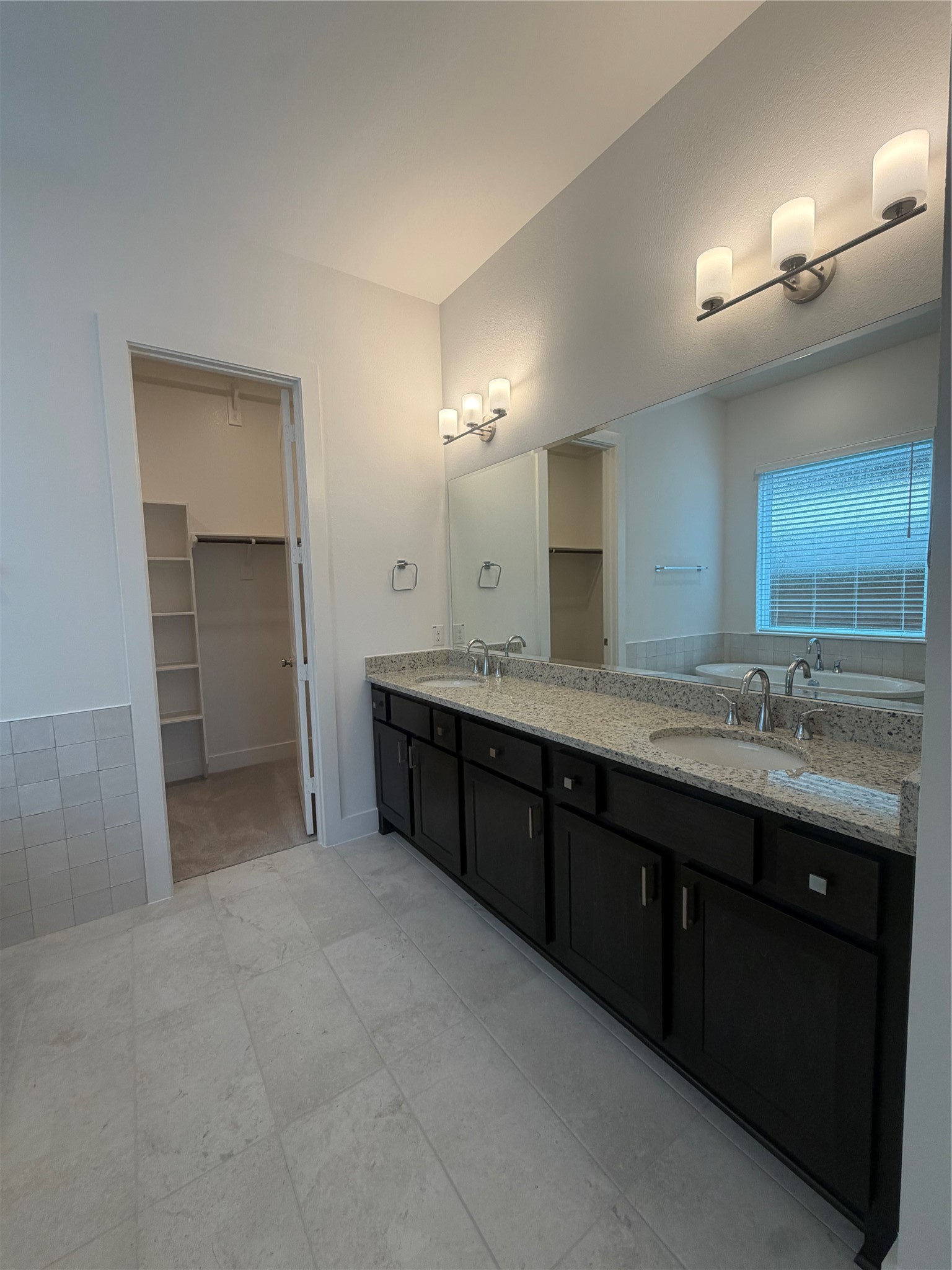7122 Carriage Light Drive Property Photo 27