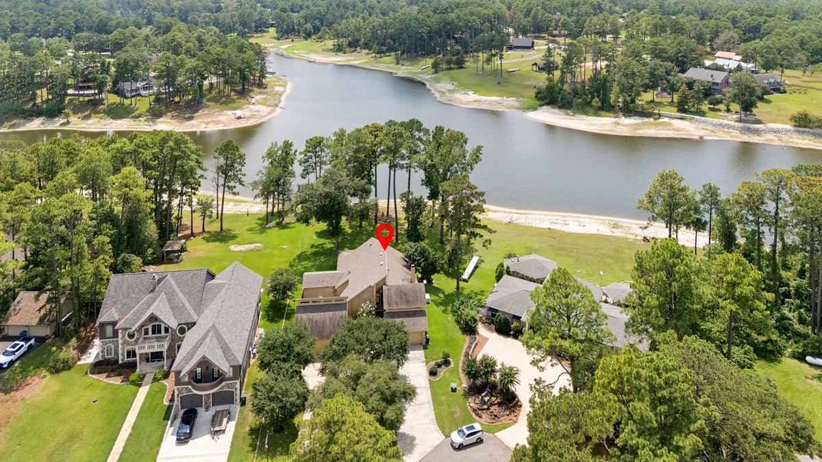 751 Lakeshore Drive Property Photo 2