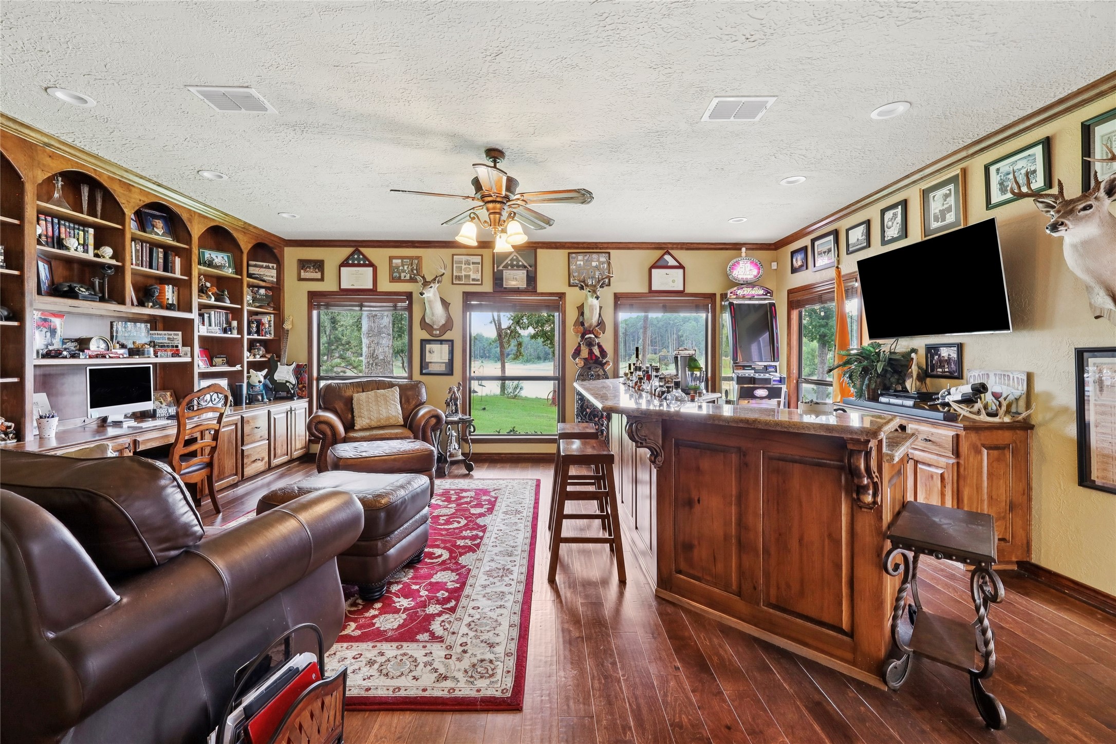 751 Lakeshore Drive Property Photo 7