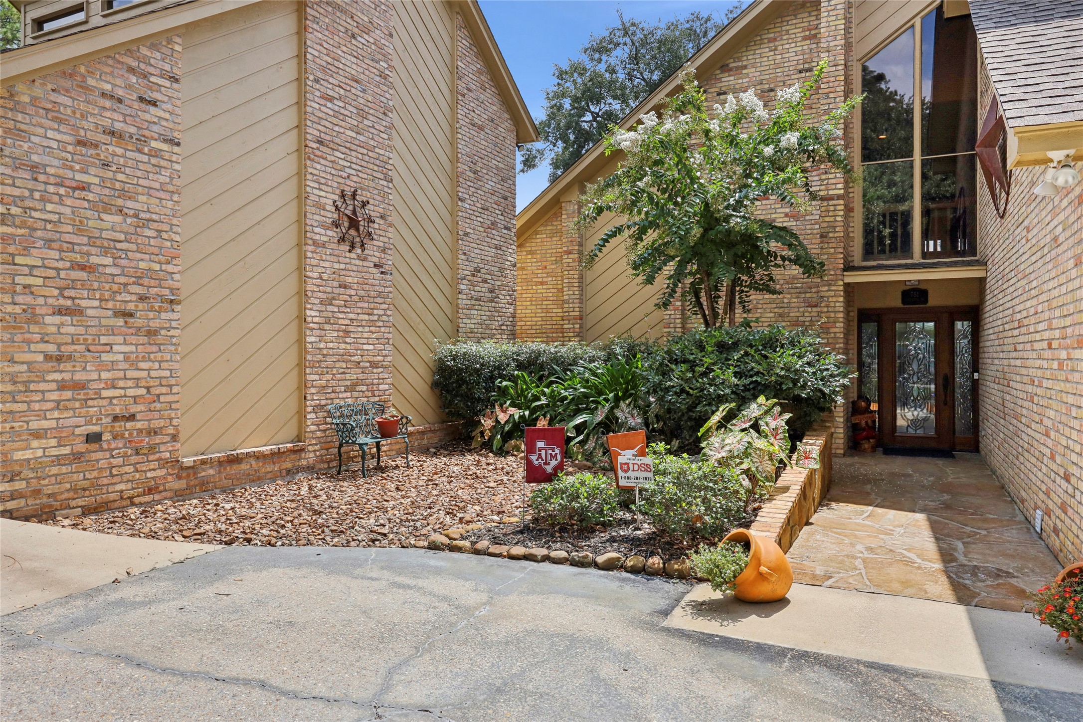 751 Lakeshore Drive Property Photo 8