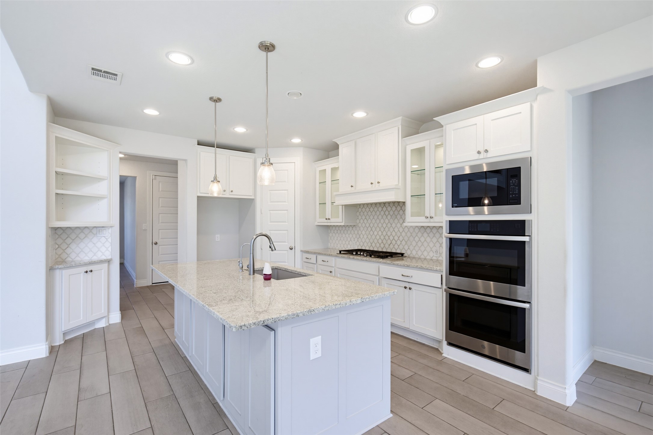 4407 Trace Court Property Photo 8