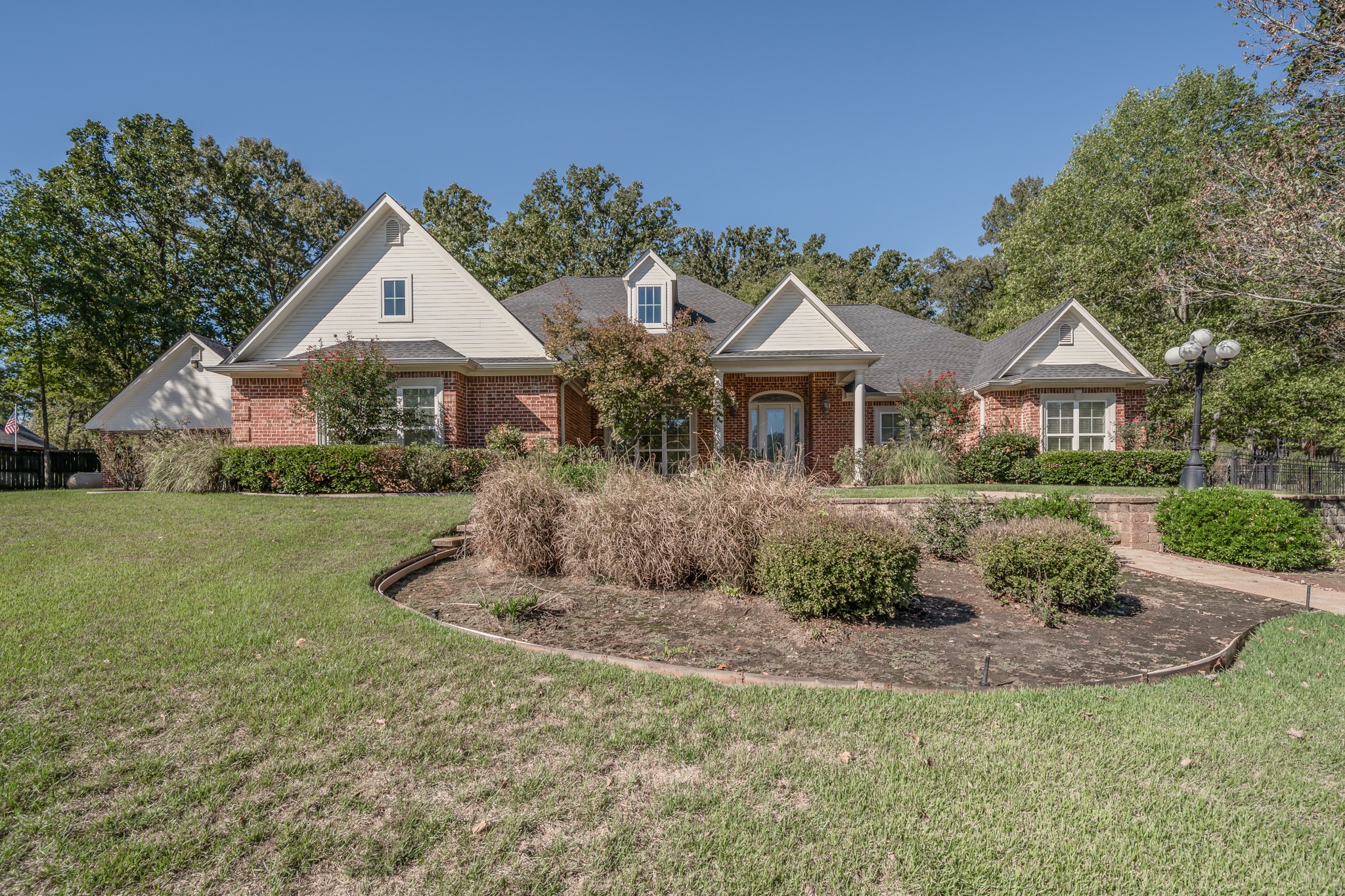 1419 Nottingham Drive Property Photo 1