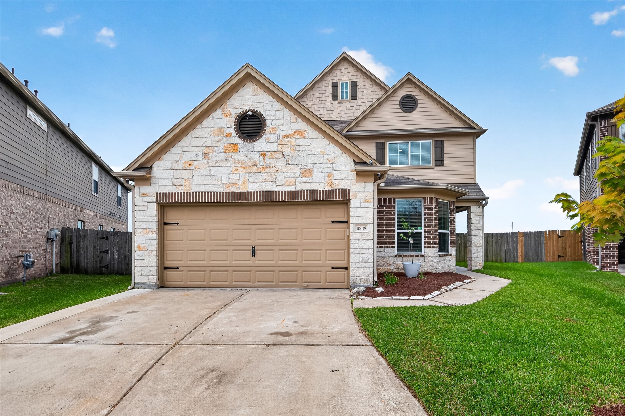 10619 Blithe Oak Court Property Photo 1