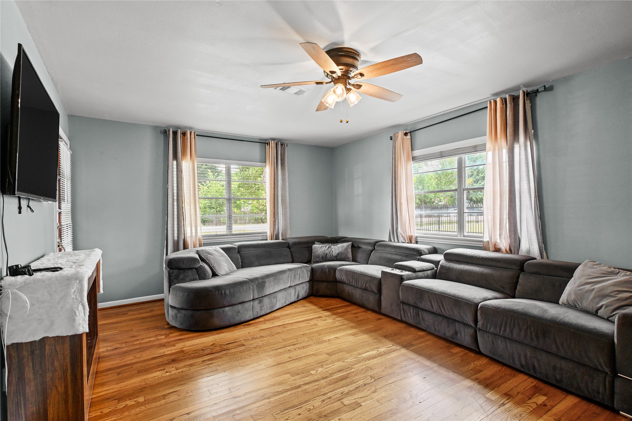 16307 Channing Way Property Photo 6