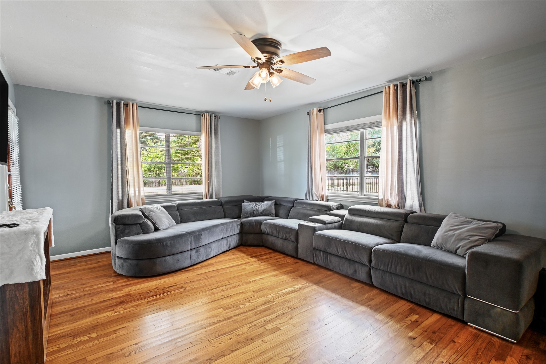 16307 Channing Way Property Photo 7