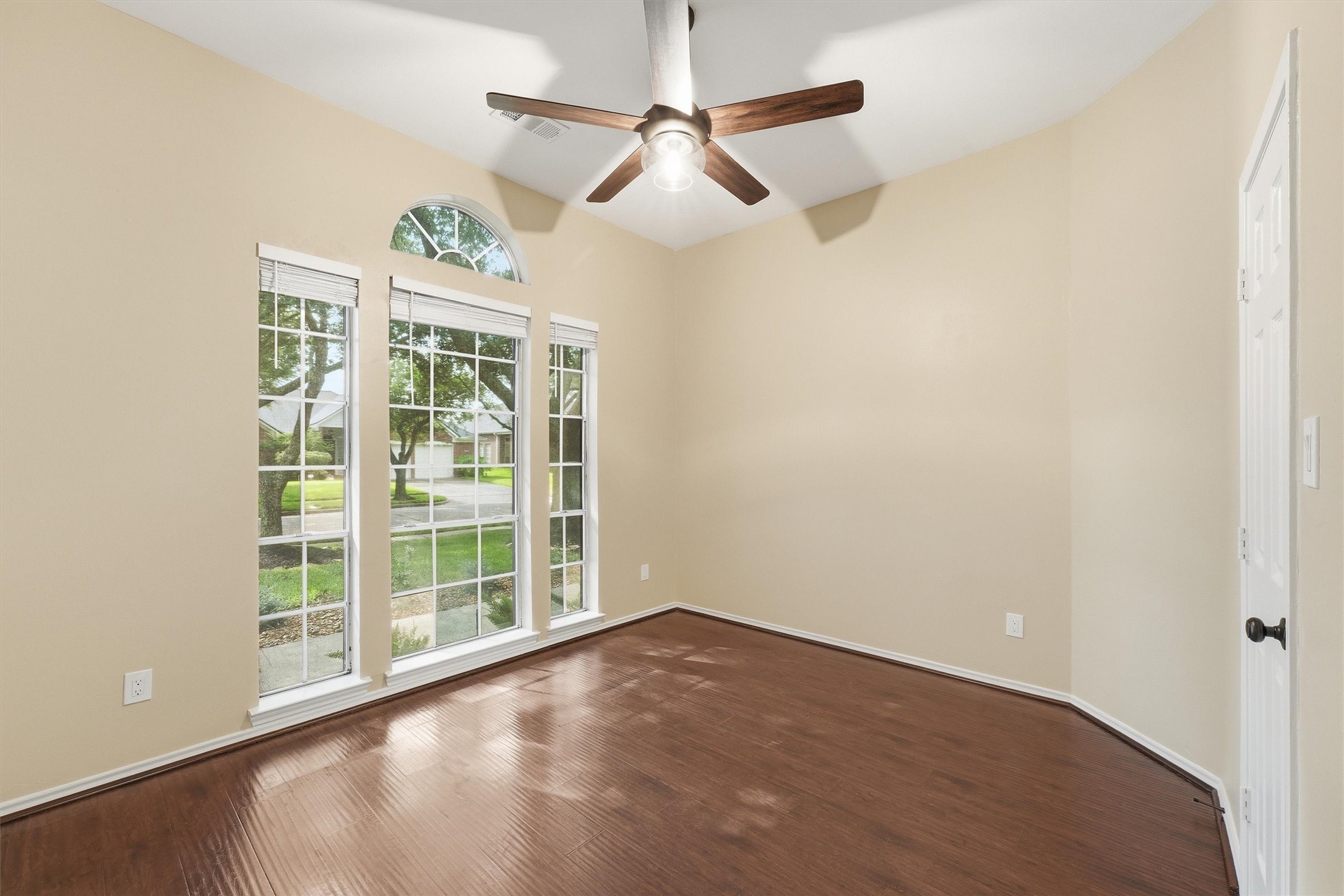 3415 Mcmahon Way Property Photo 25