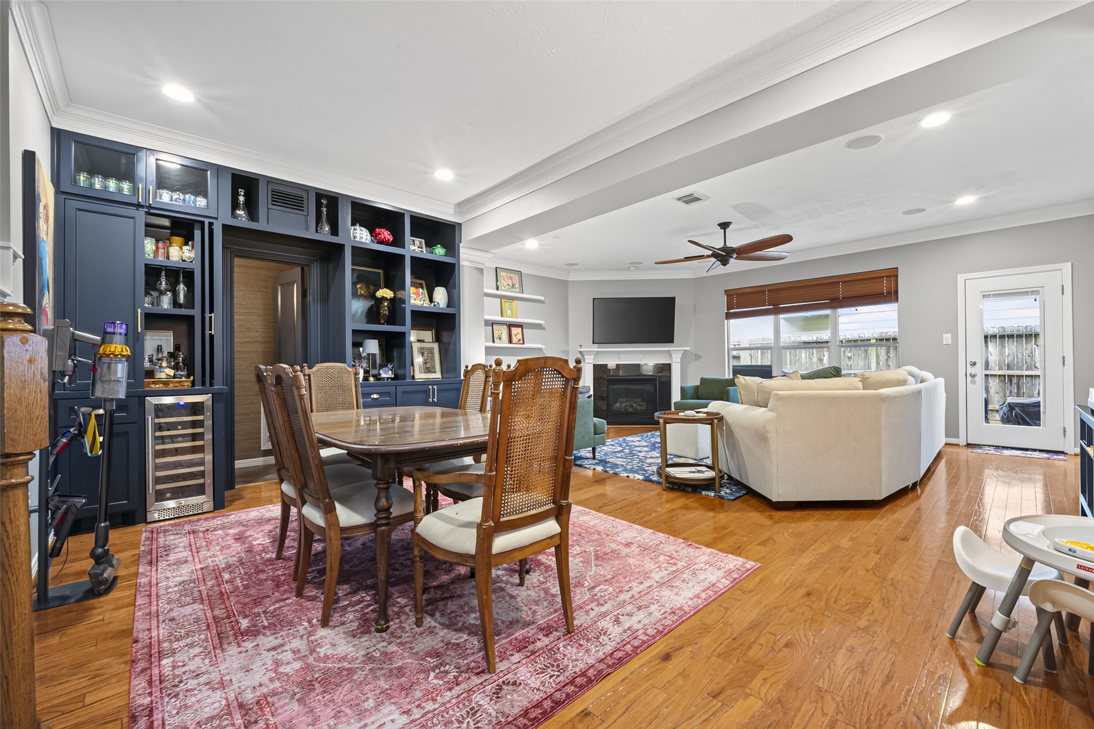5425 Kiam Street Property Photo 6