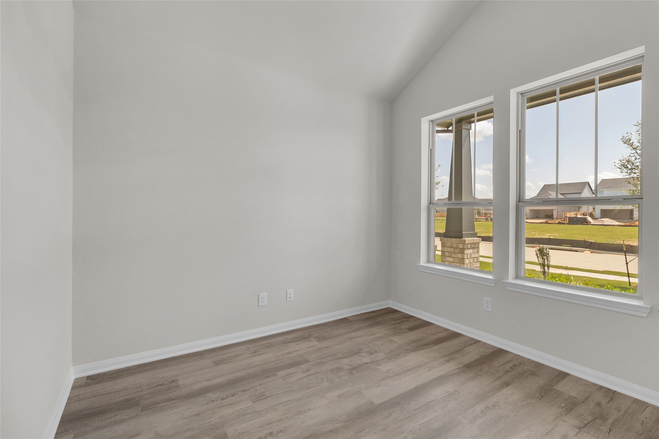 6411 Haltwhistle Lane Property Photo 4