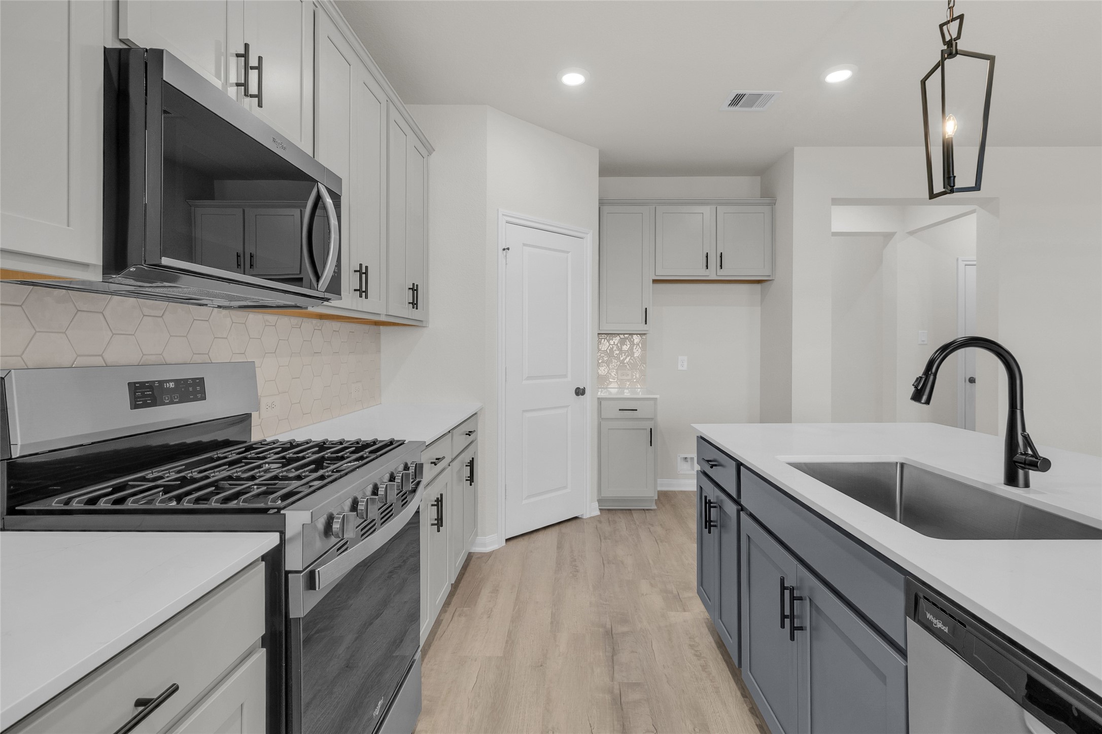 6411 Haltwhistle Lane Property Photo 13