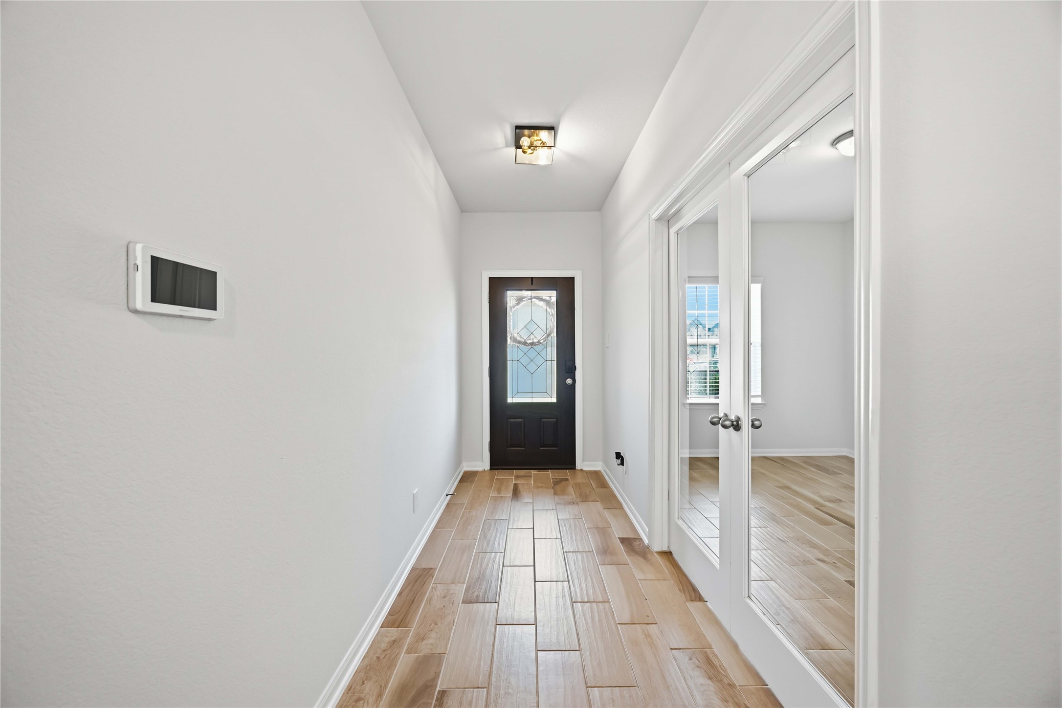 2402 Mount Dana Drive Property Photo 3
