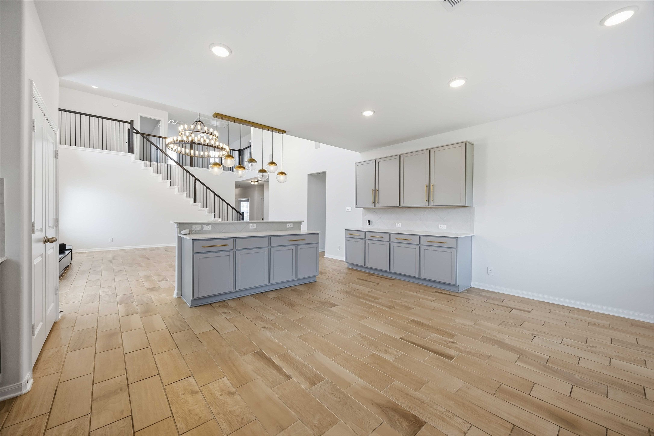 2402 Mount Dana Drive Property Photo 10